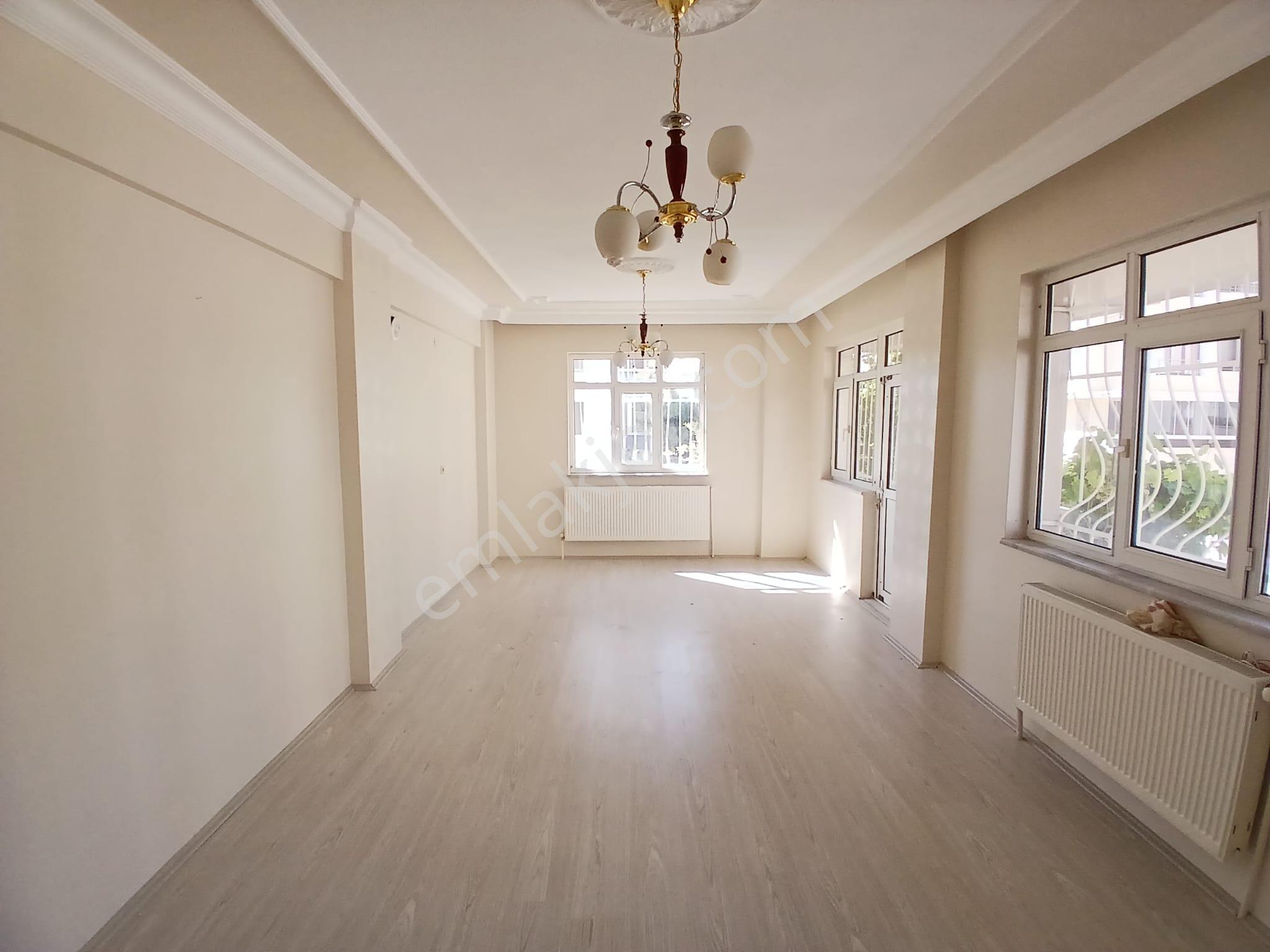 Akçay Emlak'tan Akşehir Çarşı Merkez Stadyum Yanında Bakımlı Kiralık 3+1 Daire - Görsel 12