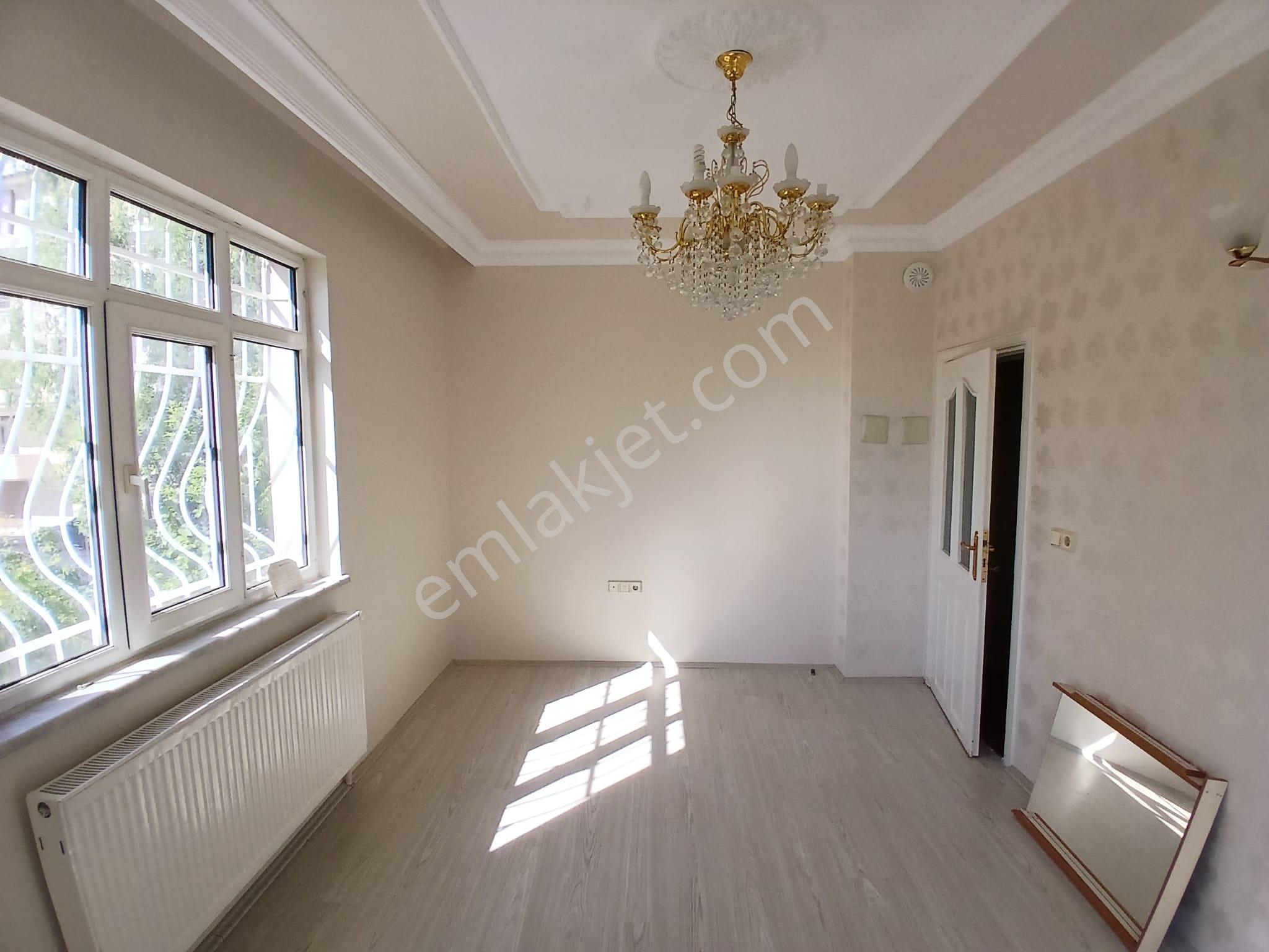 Akçay Emlak'tan Akşehir Çarşı Merkez Stadyum Yanında Bakımlı Kiralık 3+1 Daire - Görsel 19