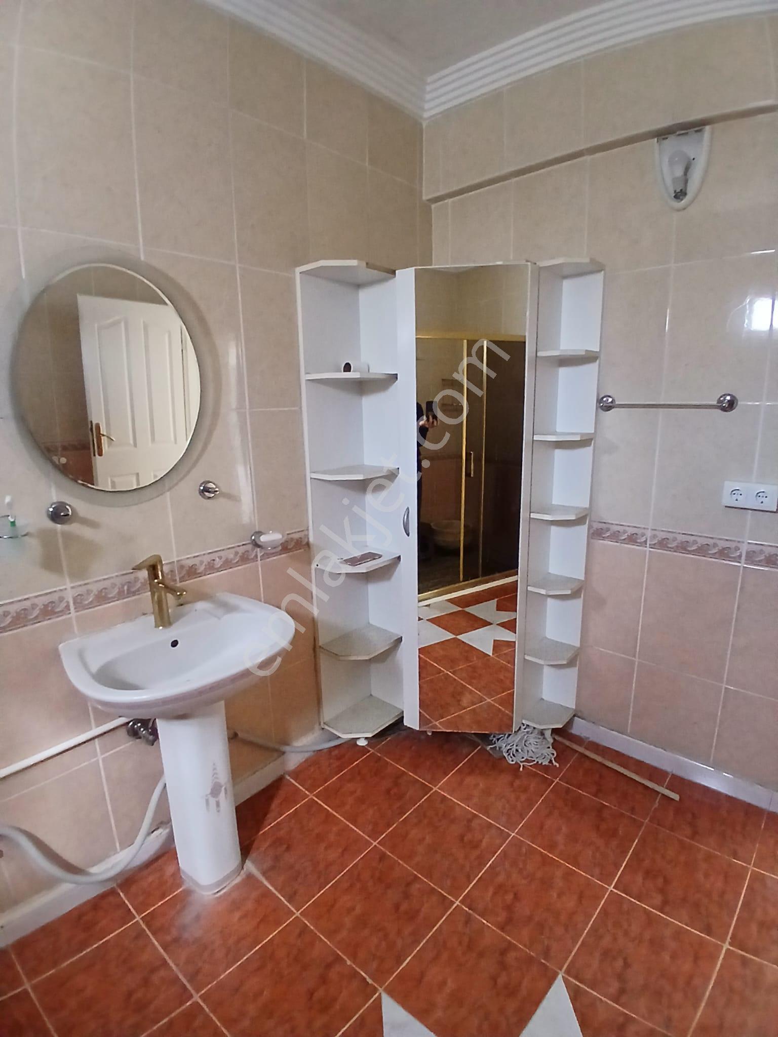 Akçay Emlak'tan Akşehir Çarşı Merkez Stadyum Yanında Bakımlı Kiralık 3+1 Daire - Görsel 6