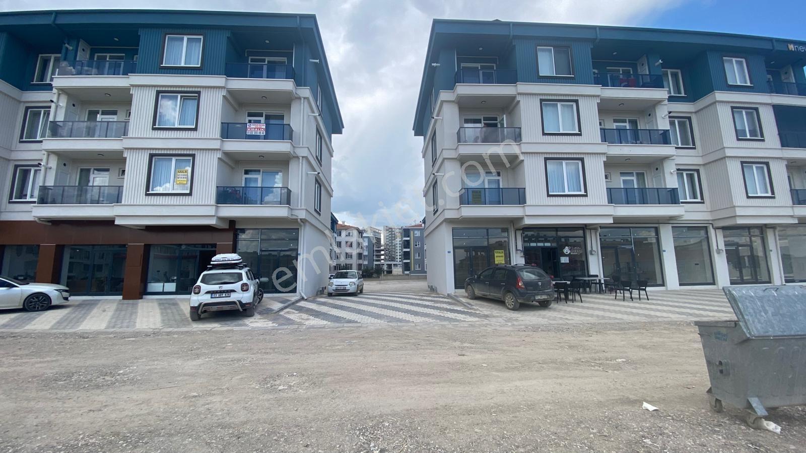 Afyon Özsu Emlak'tan Diş Hastanesi Arkası Eşyalı 1+1 Daireler - Görsel 17