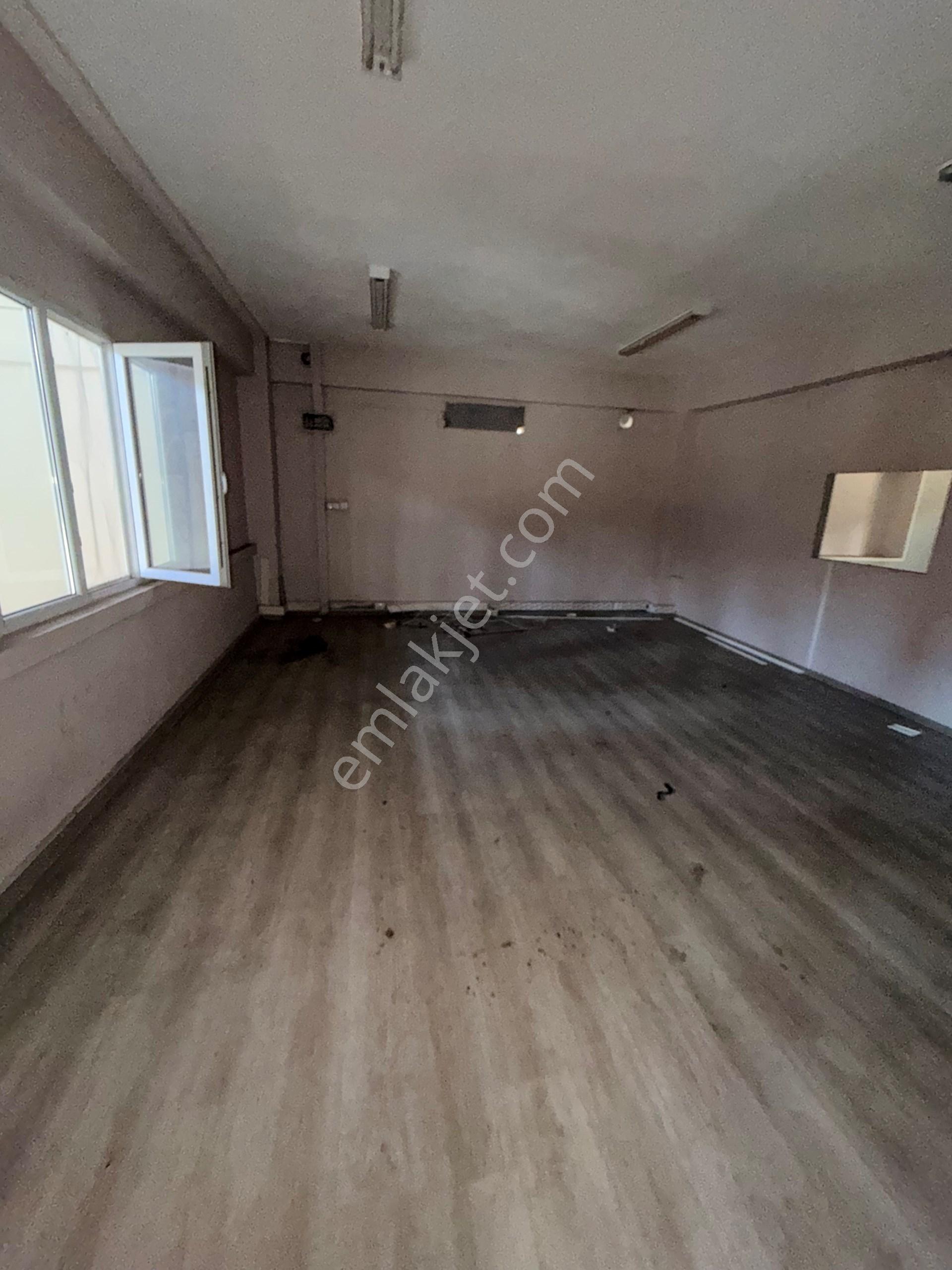 Altıayak Sanayi Bölgesi'nde 4 Adet Tır Giriş Kapısı Bulunan 1.200 M² Ticari Alan Kiralık. - Görsel 15