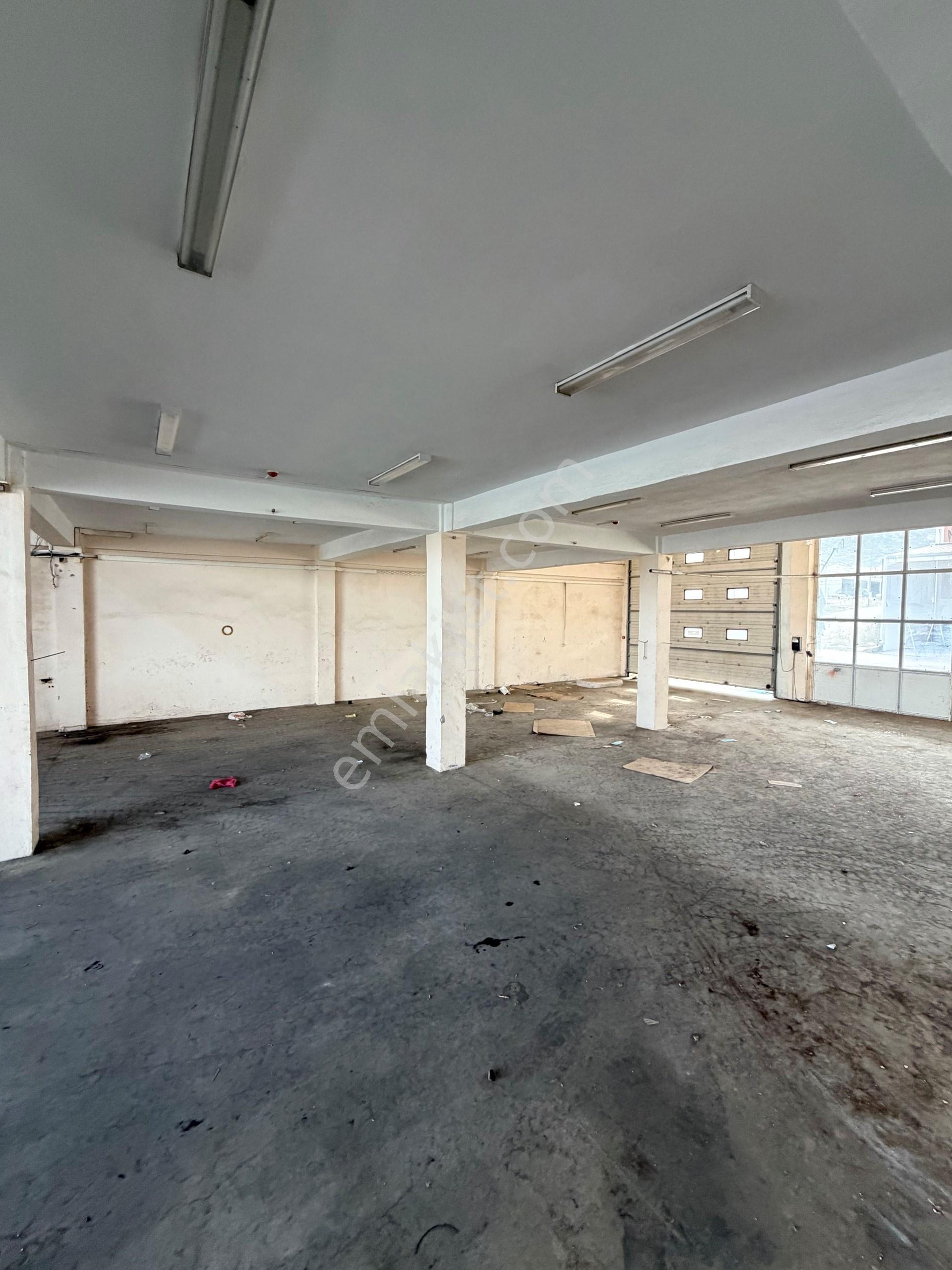 Altıayak Sanayi Bölgesi'nde 4 Adet Tır Giriş Kapısı Bulunan 1.200 M² Ticari Alan Kiralık. - Görsel 12