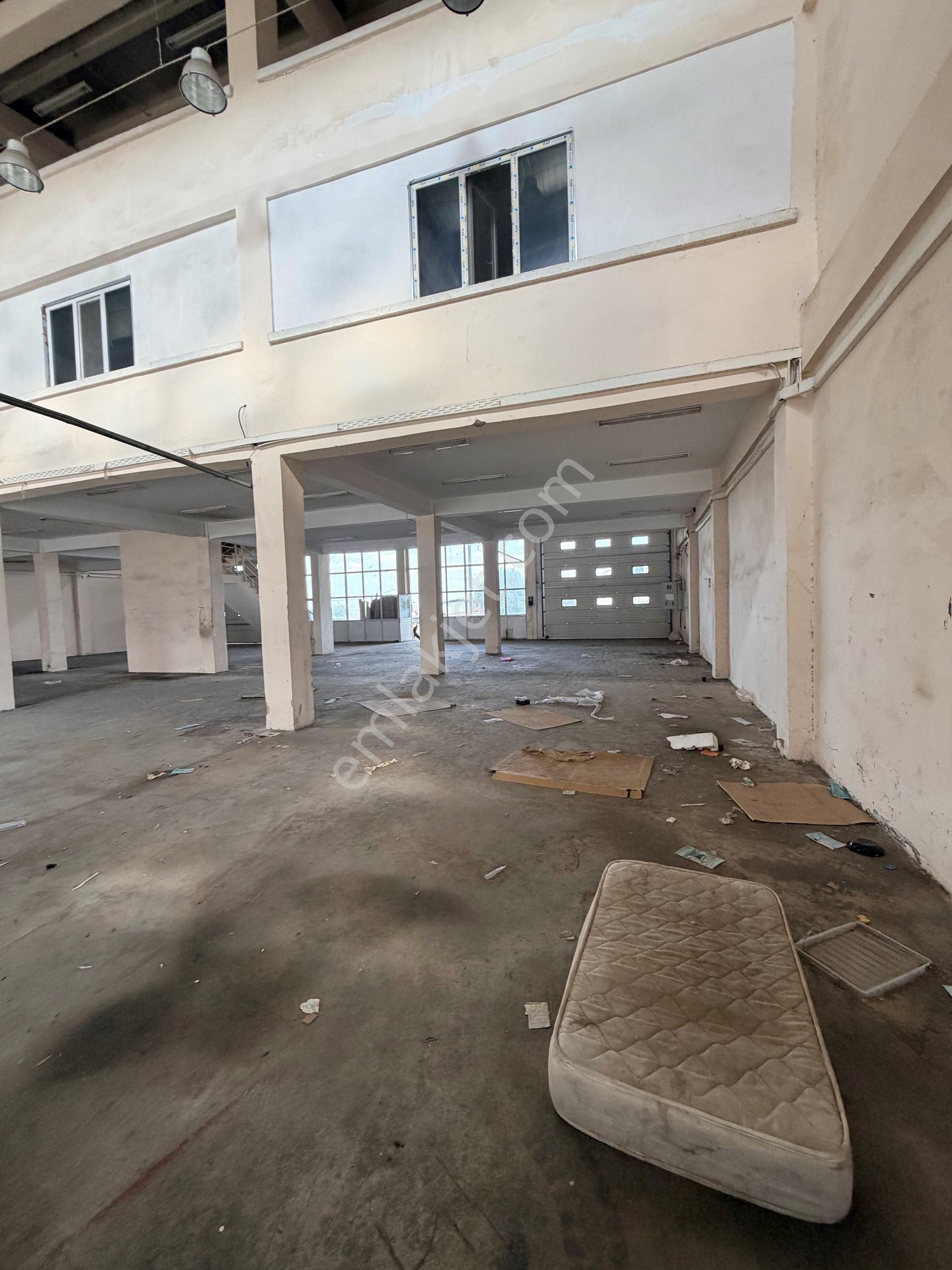 Altıayak Sanayi Bölgesi'nde 4 Adet Tır Giriş Kapısı Bulunan 1.200 M² Ticari Alan Kiralık. - Görsel 9