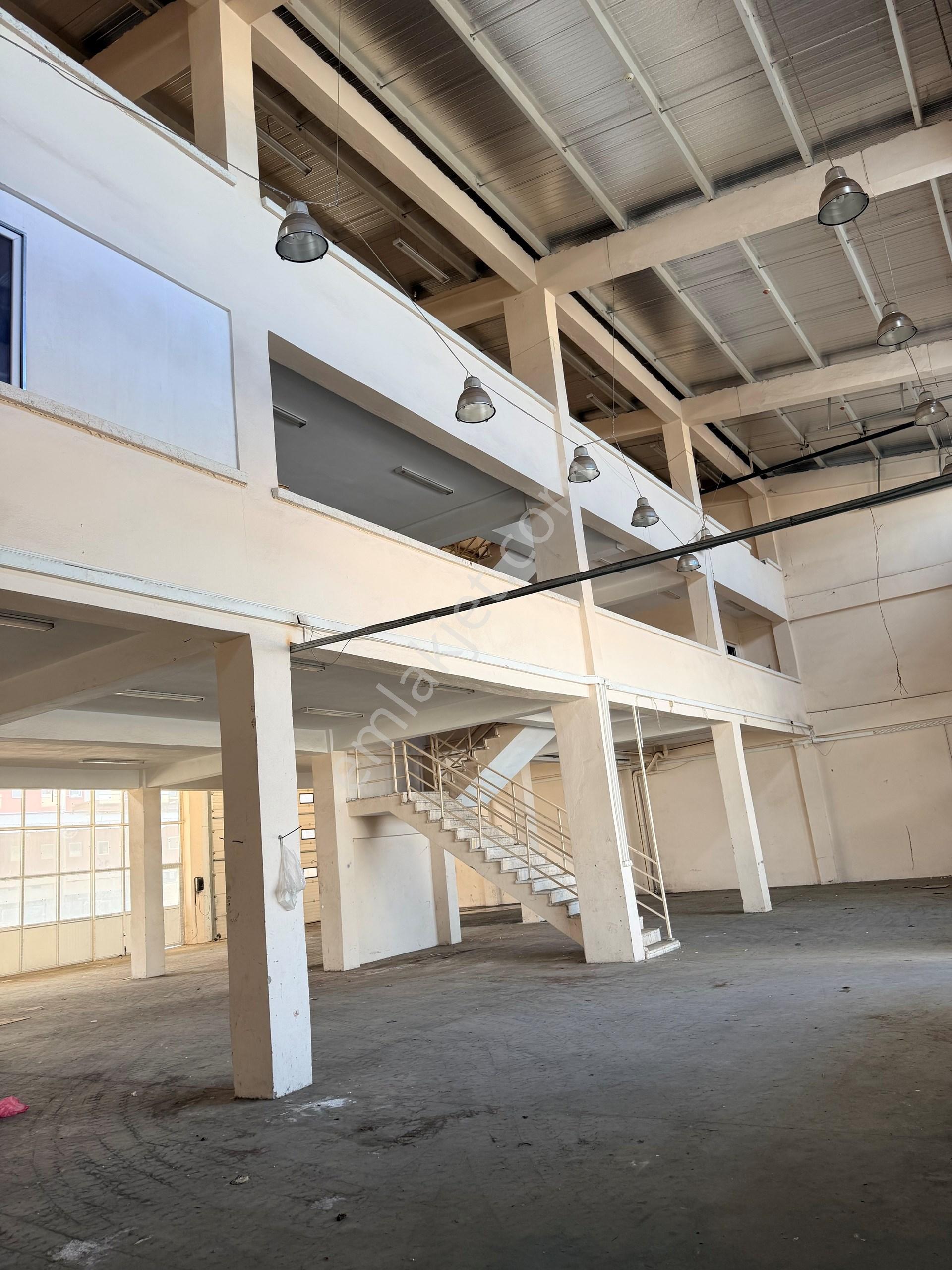 Altıayak Sanayi Bölgesi'nde 4 Adet Tır Giriş Kapısı Bulunan 1.200 M² Ticari Alan Kiralık. - Görsel 23
