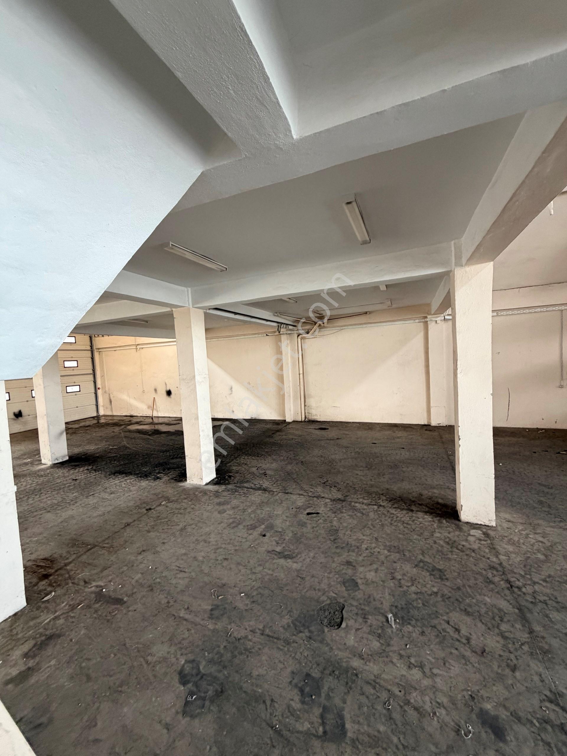 Altıayak Sanayi Bölgesi'nde 4 Adet Tır Giriş Kapısı Bulunan 1.200 M² Ticari Alan Kiralık. - Görsel 14