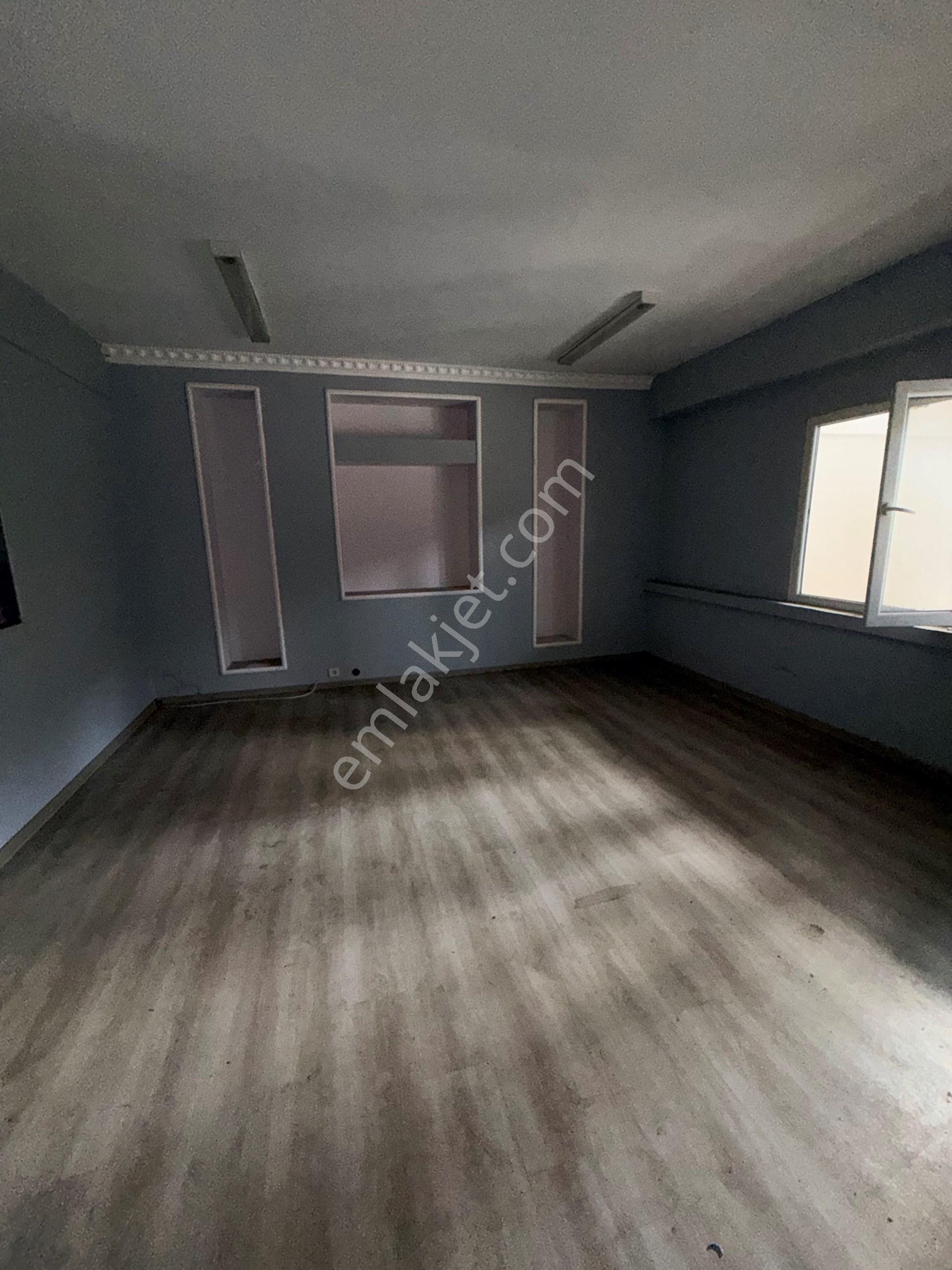 Altıayak Sanayi Bölgesi'nde 4 Adet Tır Giriş Kapısı Bulunan 1.200 M² Ticari Alan Kiralık. - Görsel 16