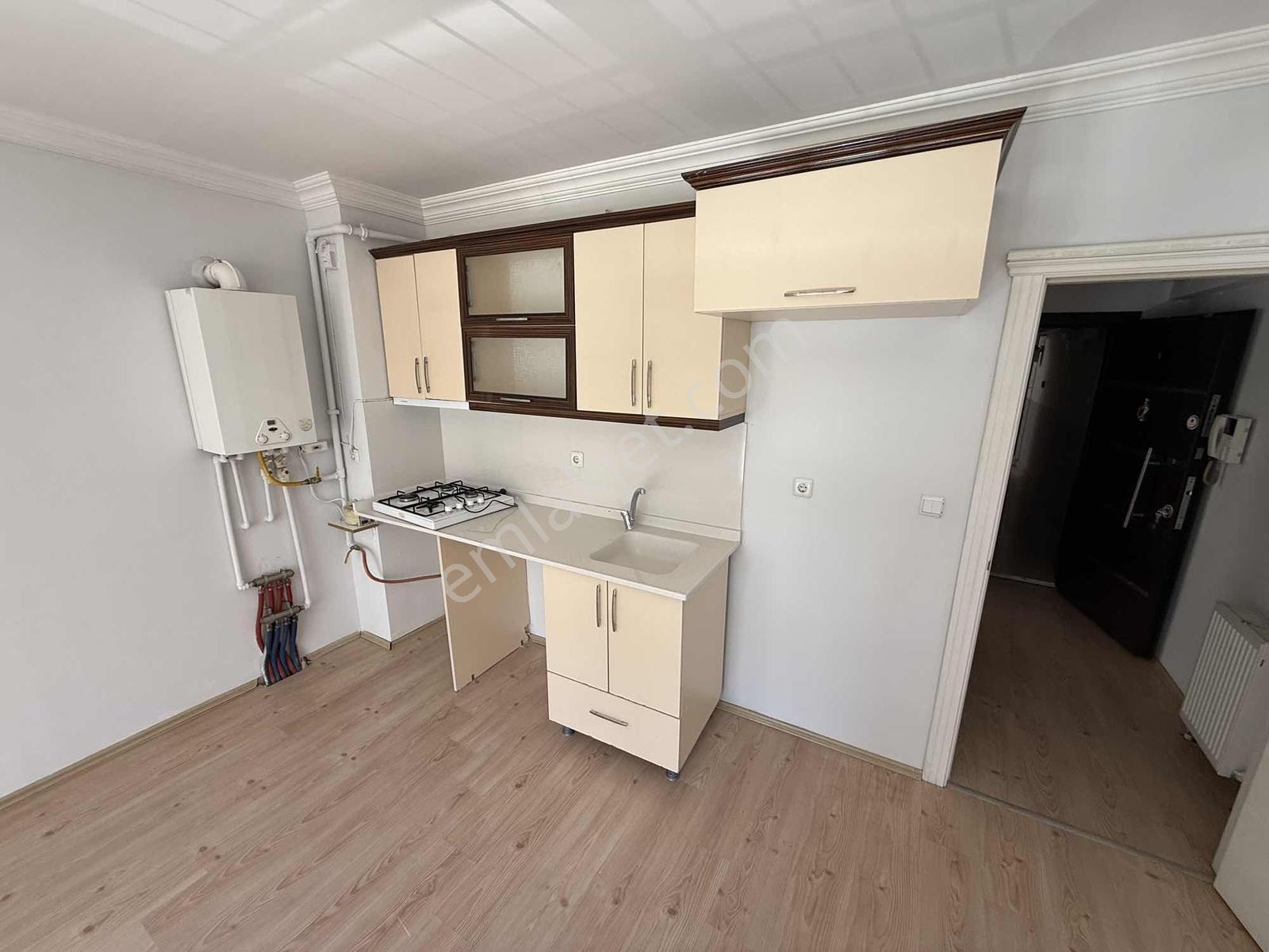 Bahçelievler Metro Yakını Katt Kiralık 1+1 Daire - Görsel 8