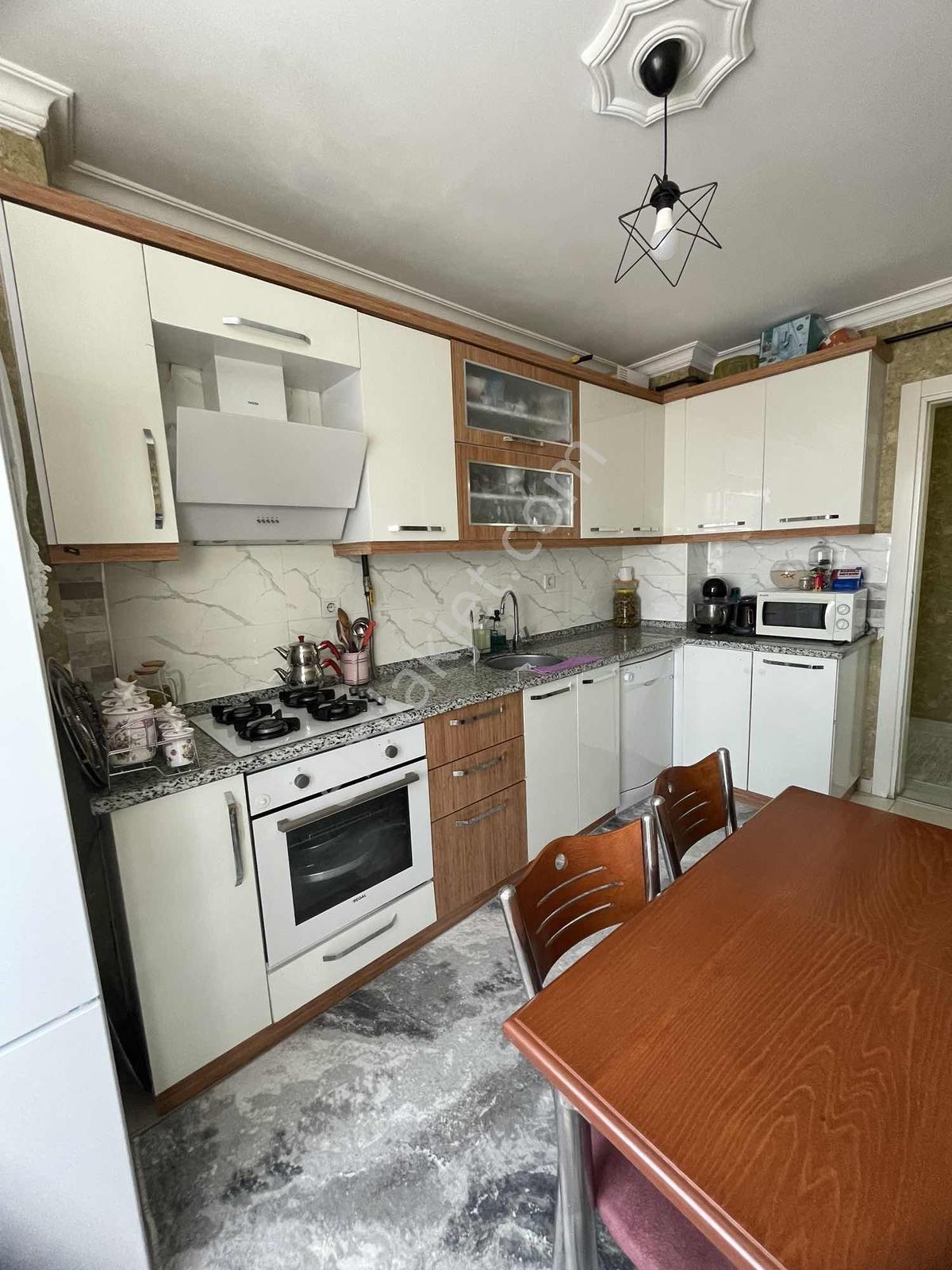Aydın Caddesi'nde | 115 M² Net | Ferah | Arakat | 3+1 Satılık - Görsel 5