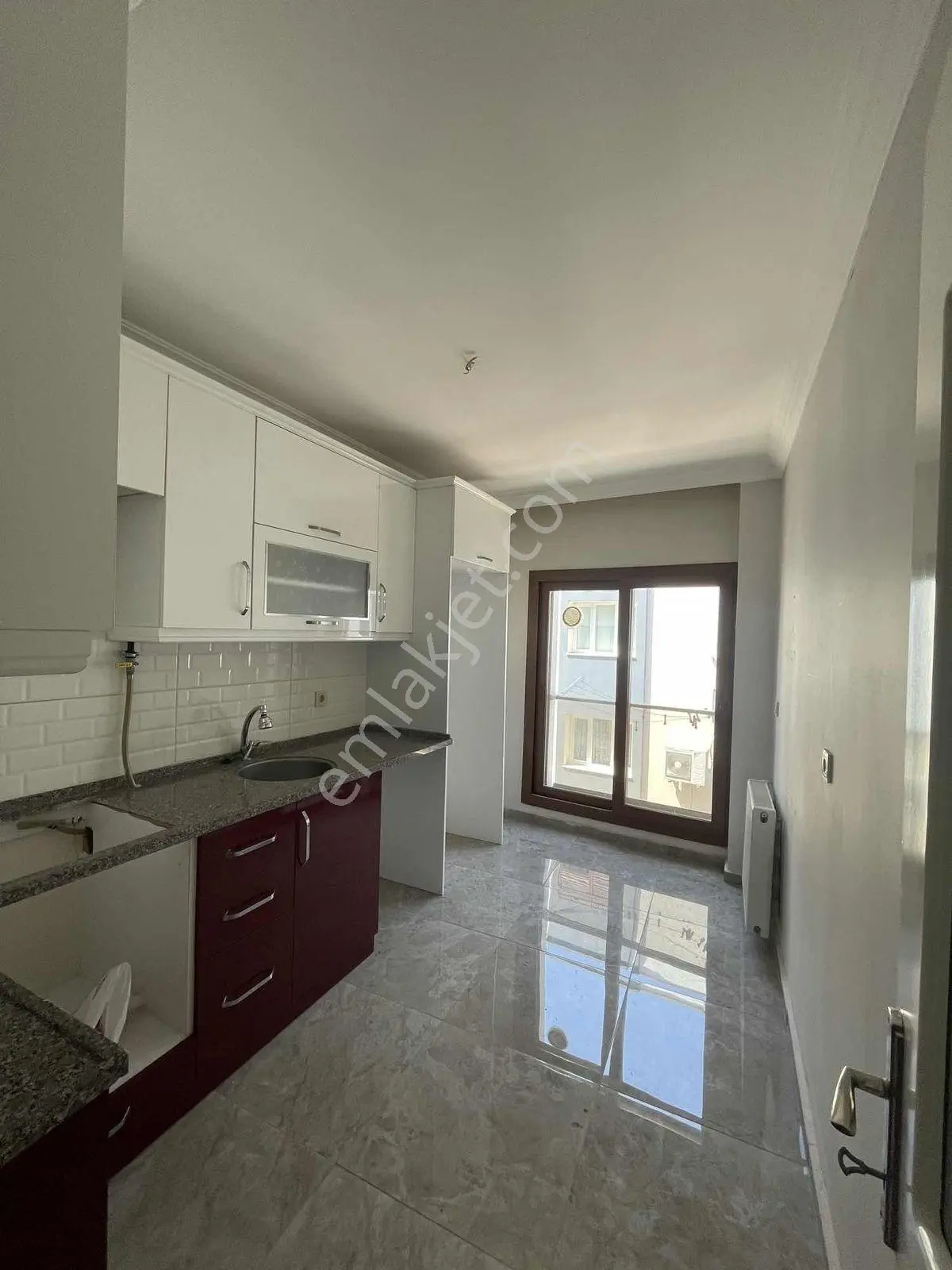 Güneş'ten 2+1 85m2 Arakat D.gazlı Merkezi Konum İzbana 8dk