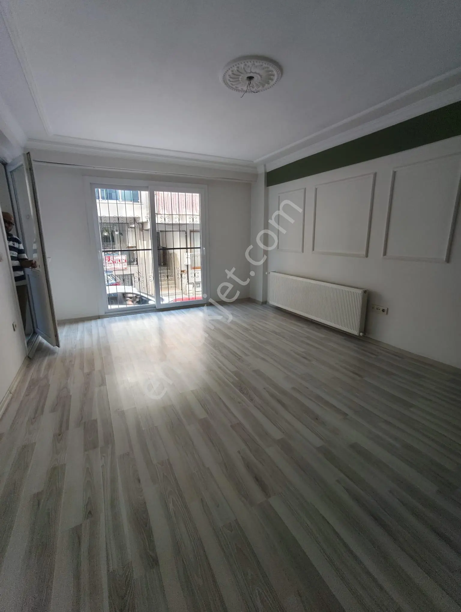 Küçük Çiğli Mahallesinde Ebeveyn Banyolu 3+1 Kiralık Daire - Görsel 2