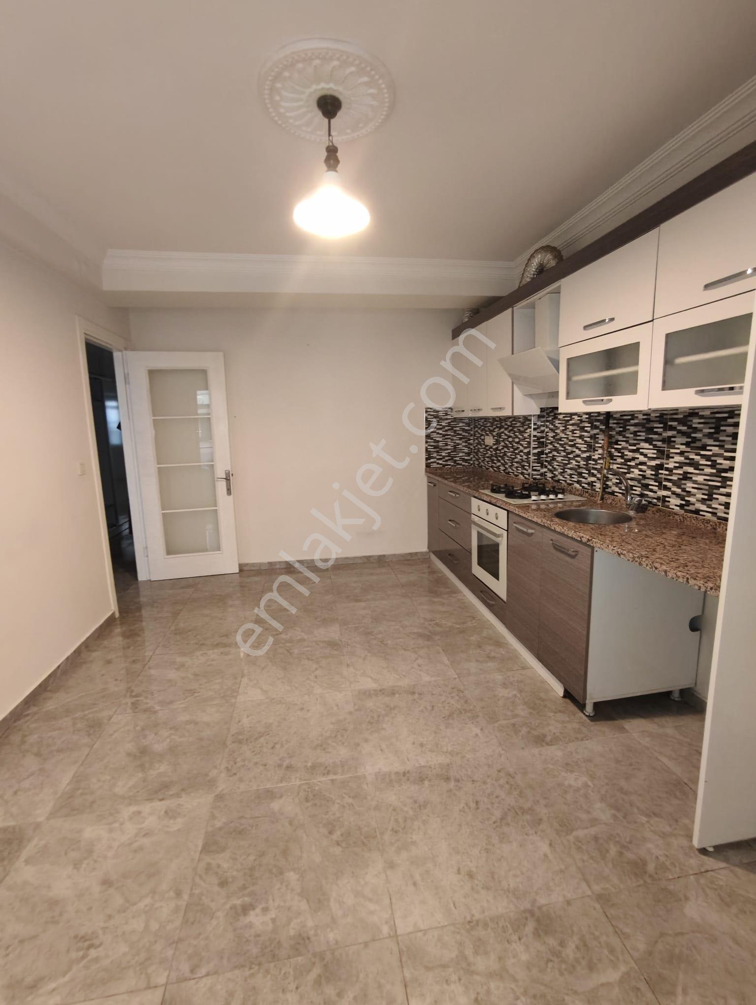 Küçük Çiğli Mahallesinde Ebeveyn Banyolu 3+1 Kiralık Daire - Görsel 24