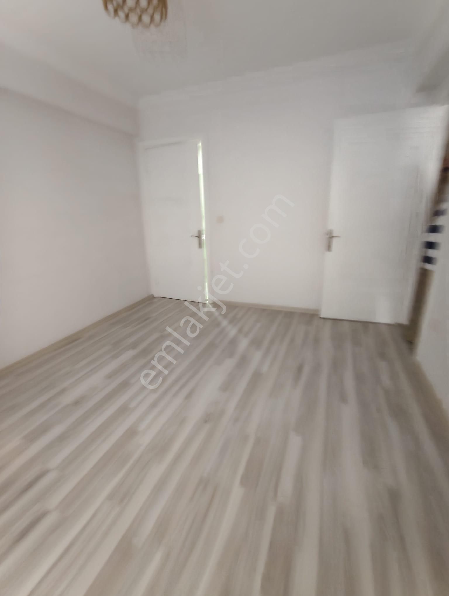 Küçük Çiğli Mahallesinde Ebeveyn Banyolu 3+1 Kiralık Daire - Görsel 4