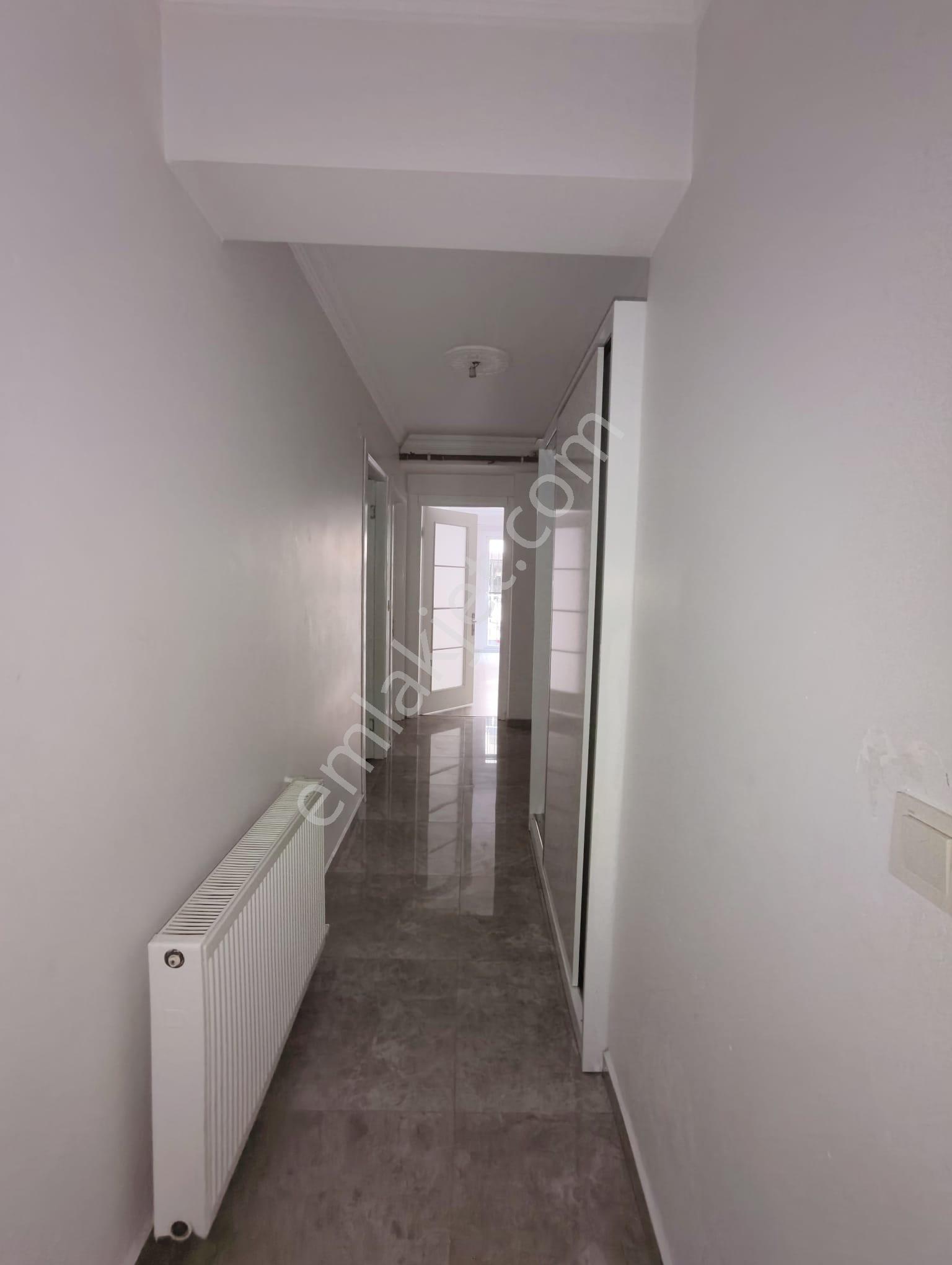 Küçük Çiğli Mahallesinde Ebeveyn Banyolu 3+1 Kiralık Daire - Görsel 28