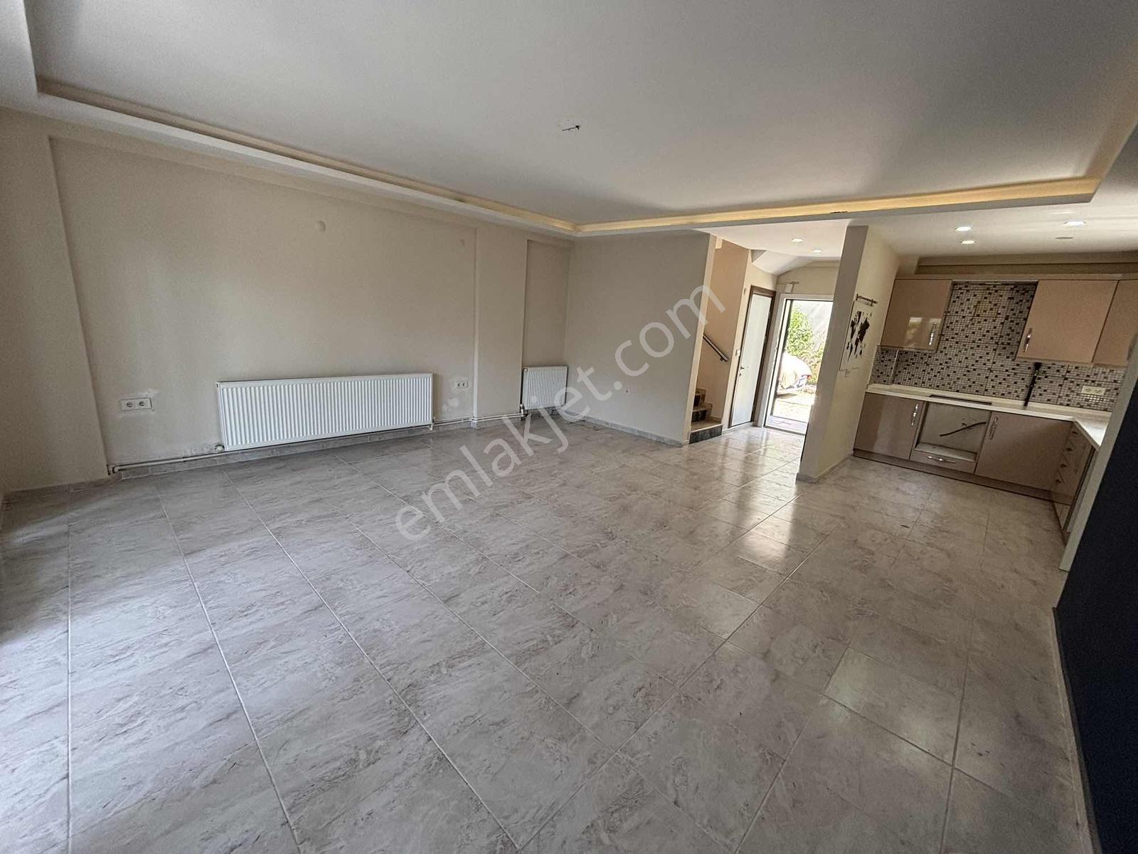 Kuşadasında Köşe Konumda 3+1 Müstakil Bahçeli Villa - Görsel 25