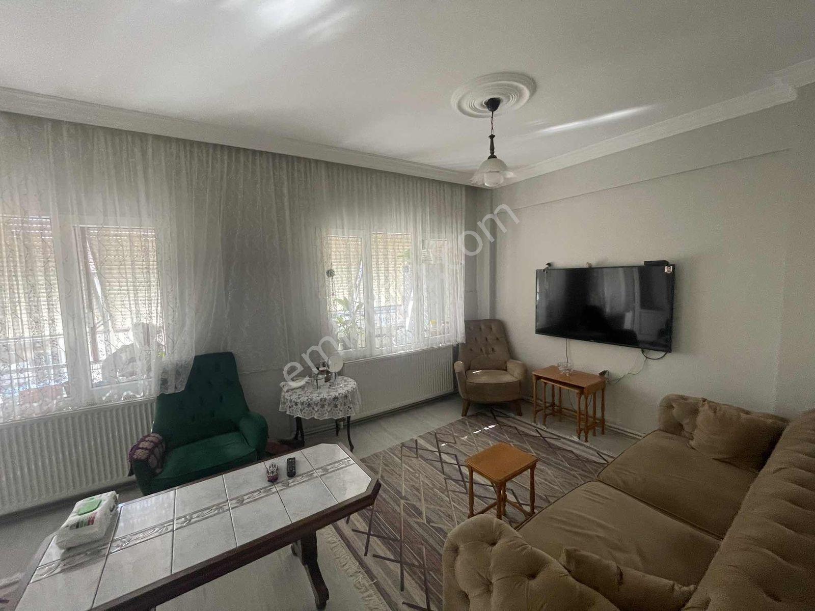 Menderes Cad Üzeri 2+1 90m2 D.gazlı Satılık Daire - Görsel 11