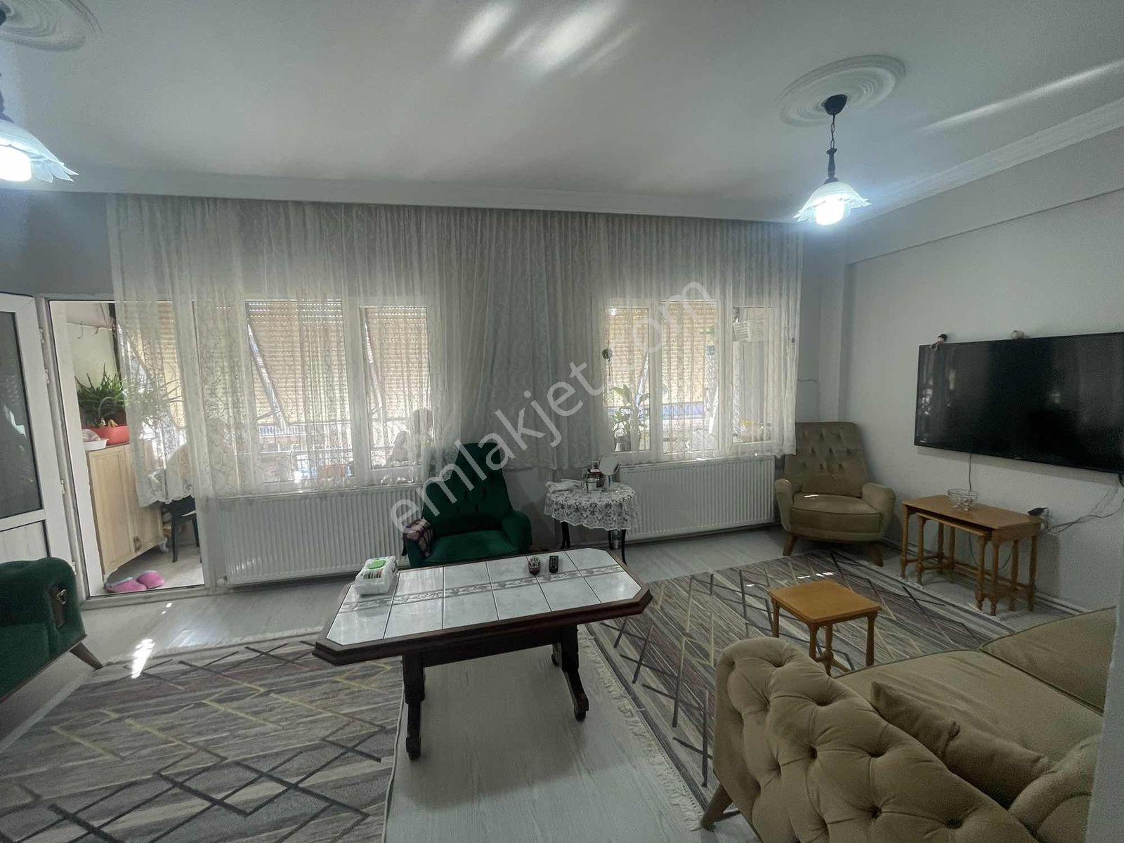 Menderes Cad Üzeri 2+1 90m2 D.gazlı Satılık Daire - Görsel 13