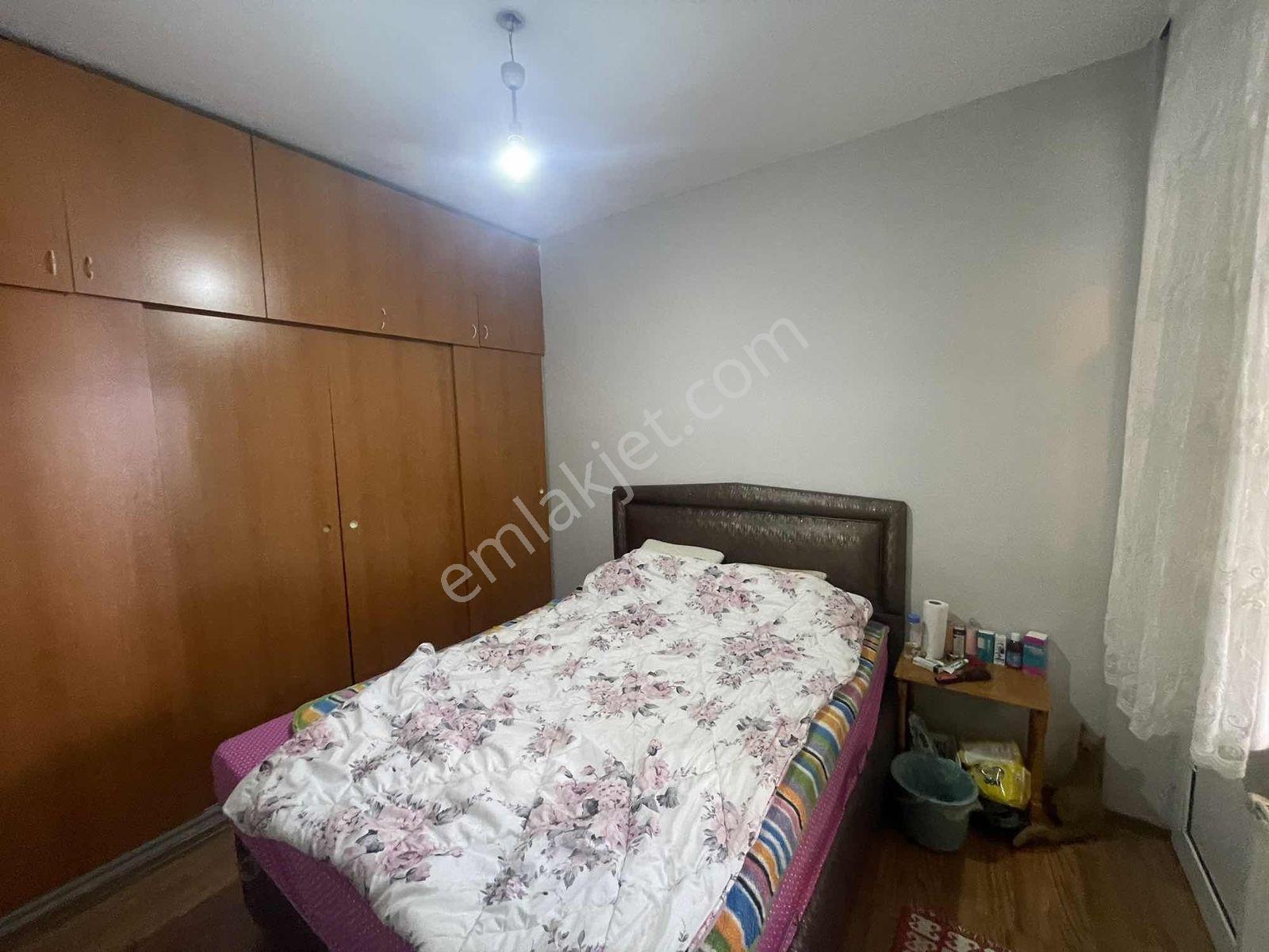 Menderes Cad Üzeri 2+1 90m2 D.gazlı Satılık Daire - Görsel 10