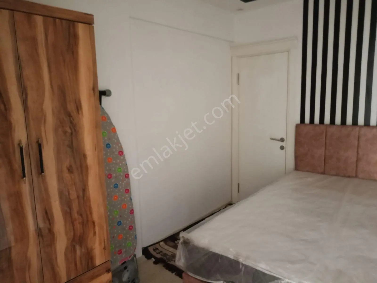 Yenigünde Satılık Mevlana Caddesine Yakın Eşyalı 1+1 Giriş - Görsel 5