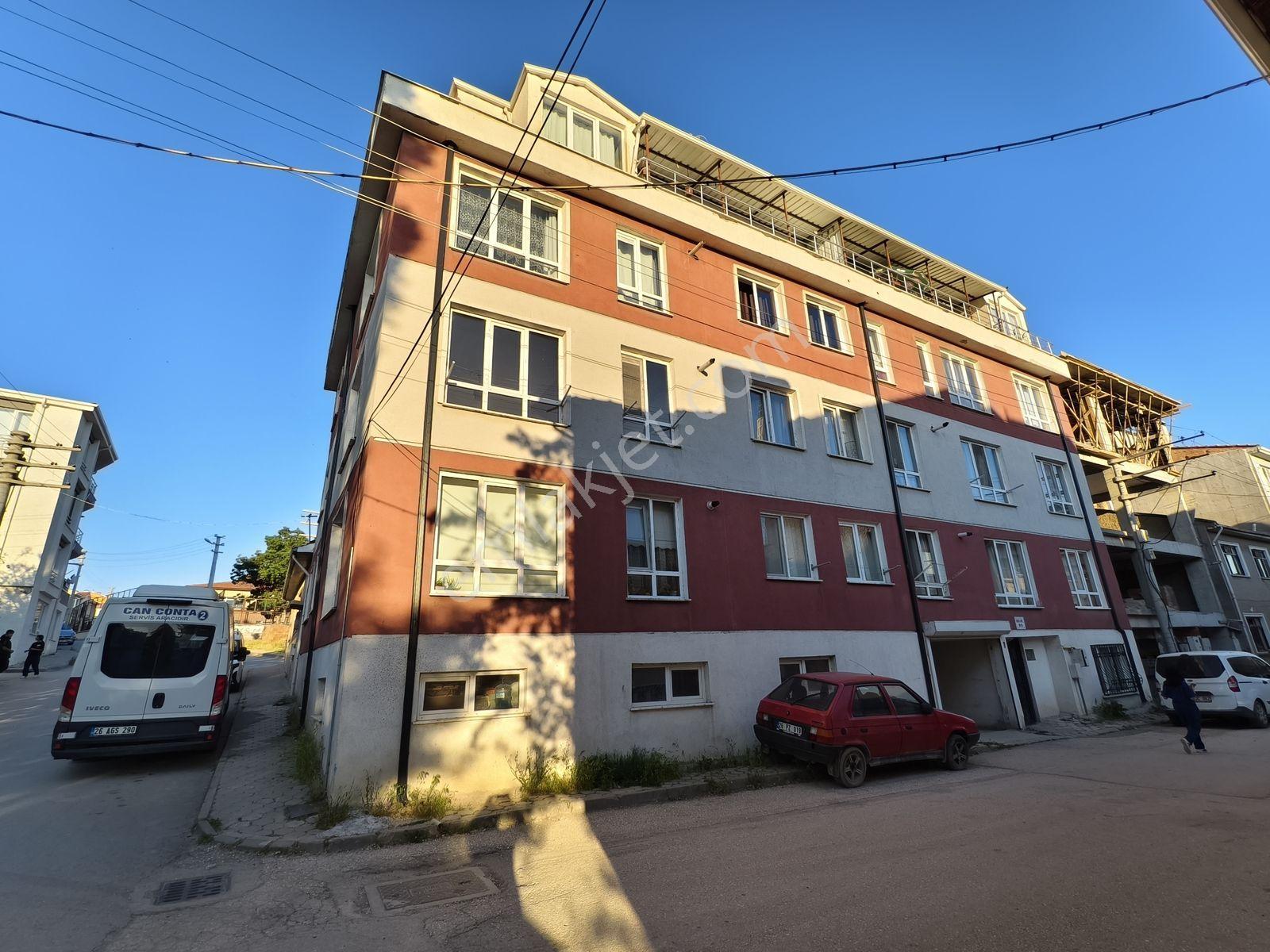 Pera'dan Çamlıca Mah. Kayacami Sk. Ferah Geniş Satılık 3+1 Daire - Görsel 34