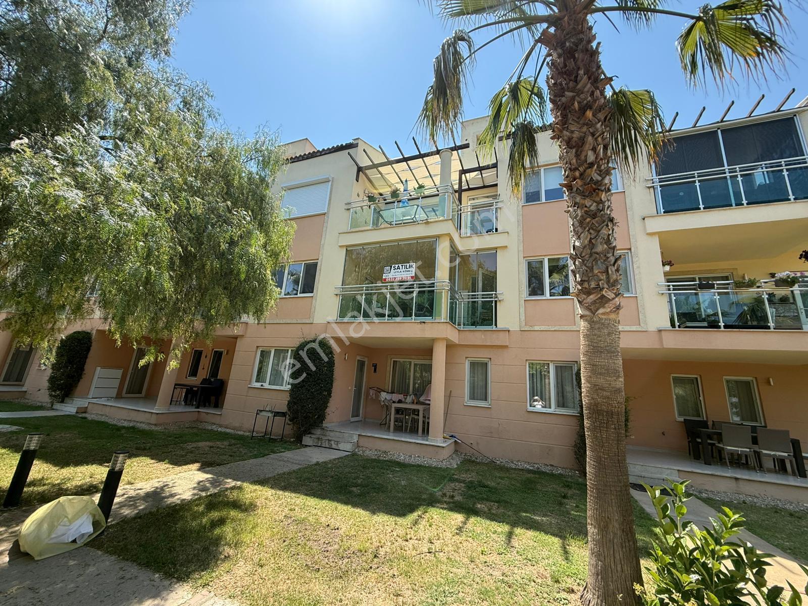 Kuşadası Golf Resort'te Satılık Full Eşyalı,manzaralı 1+1