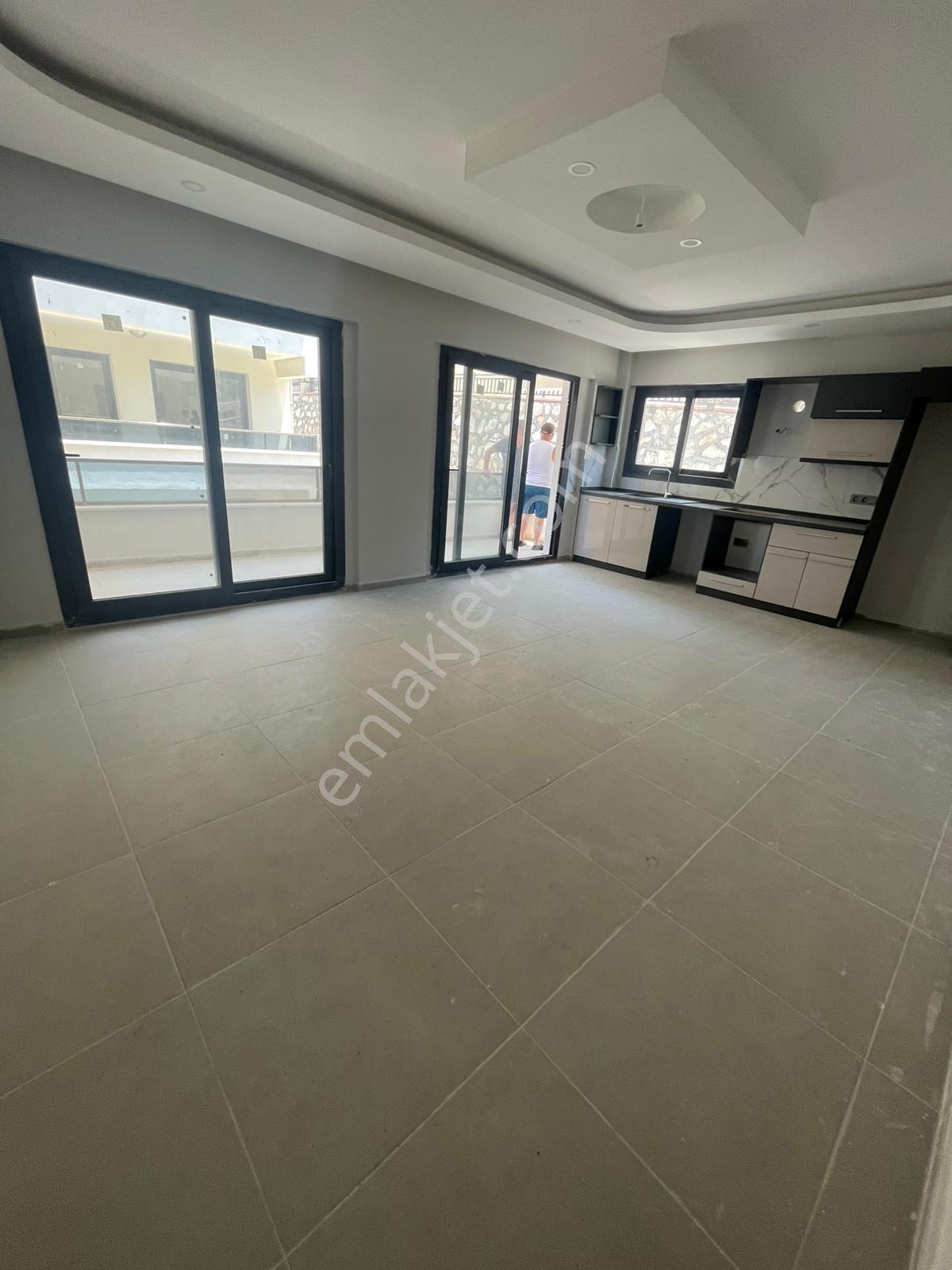 Denize Sıfır Konumlu Full Donanımlı Site İçi 2+1 Daire - Görsel 6