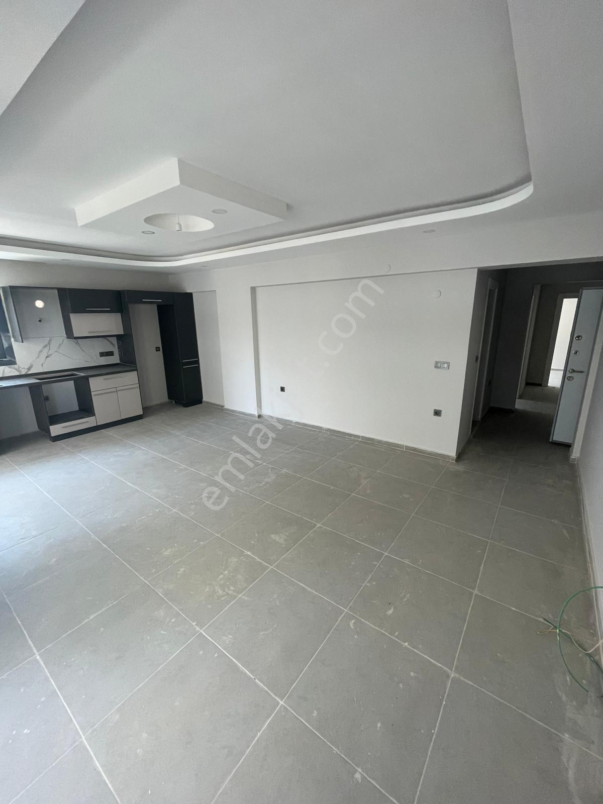 Denize Sıfır Konumlu Full Donanımlı Site İçi 2+1 Daire - Görsel 7