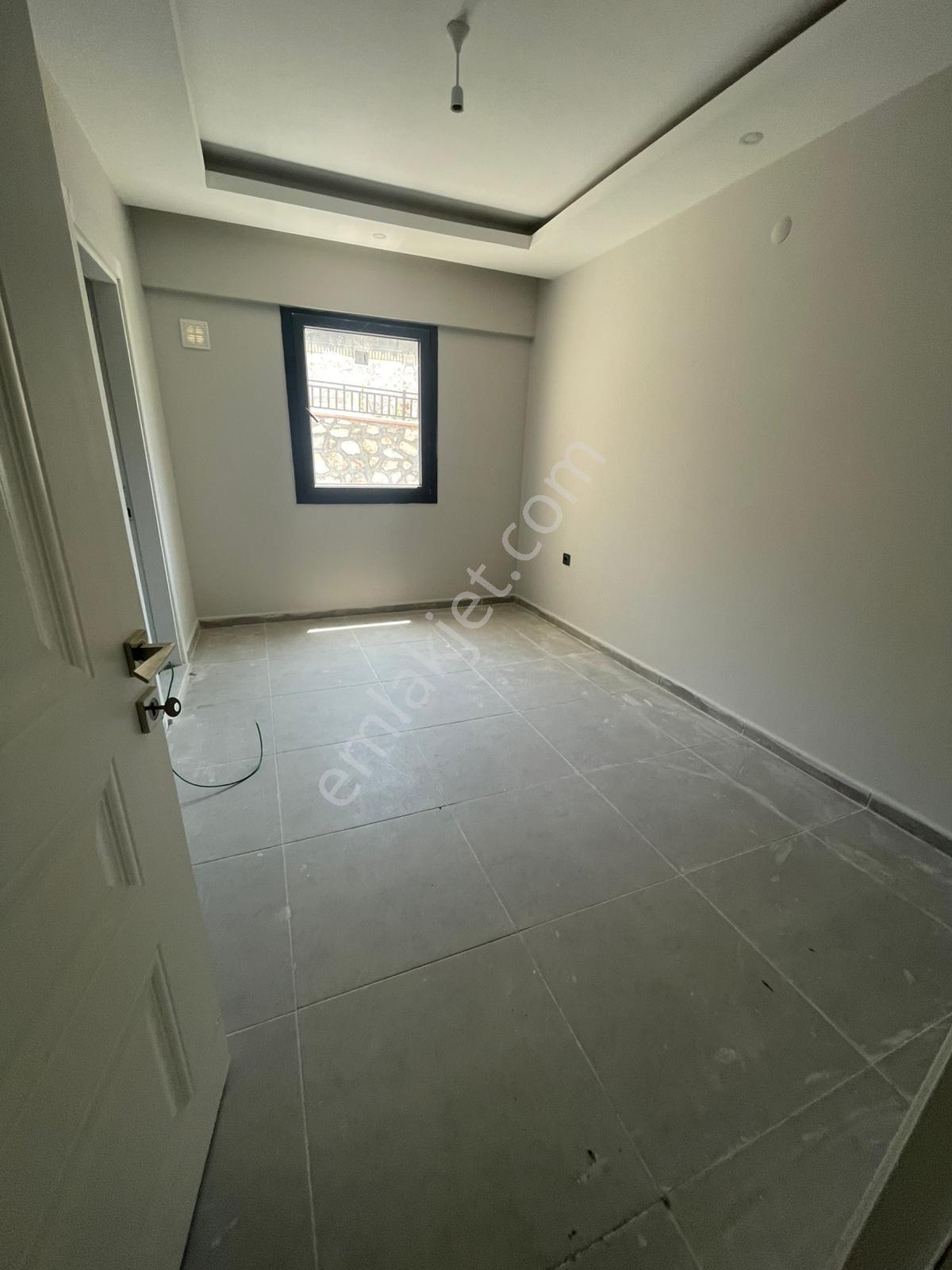 Denize Sıfır Konumlu Full Donanımlı Site İçi 2+1 Daire - Görsel 12