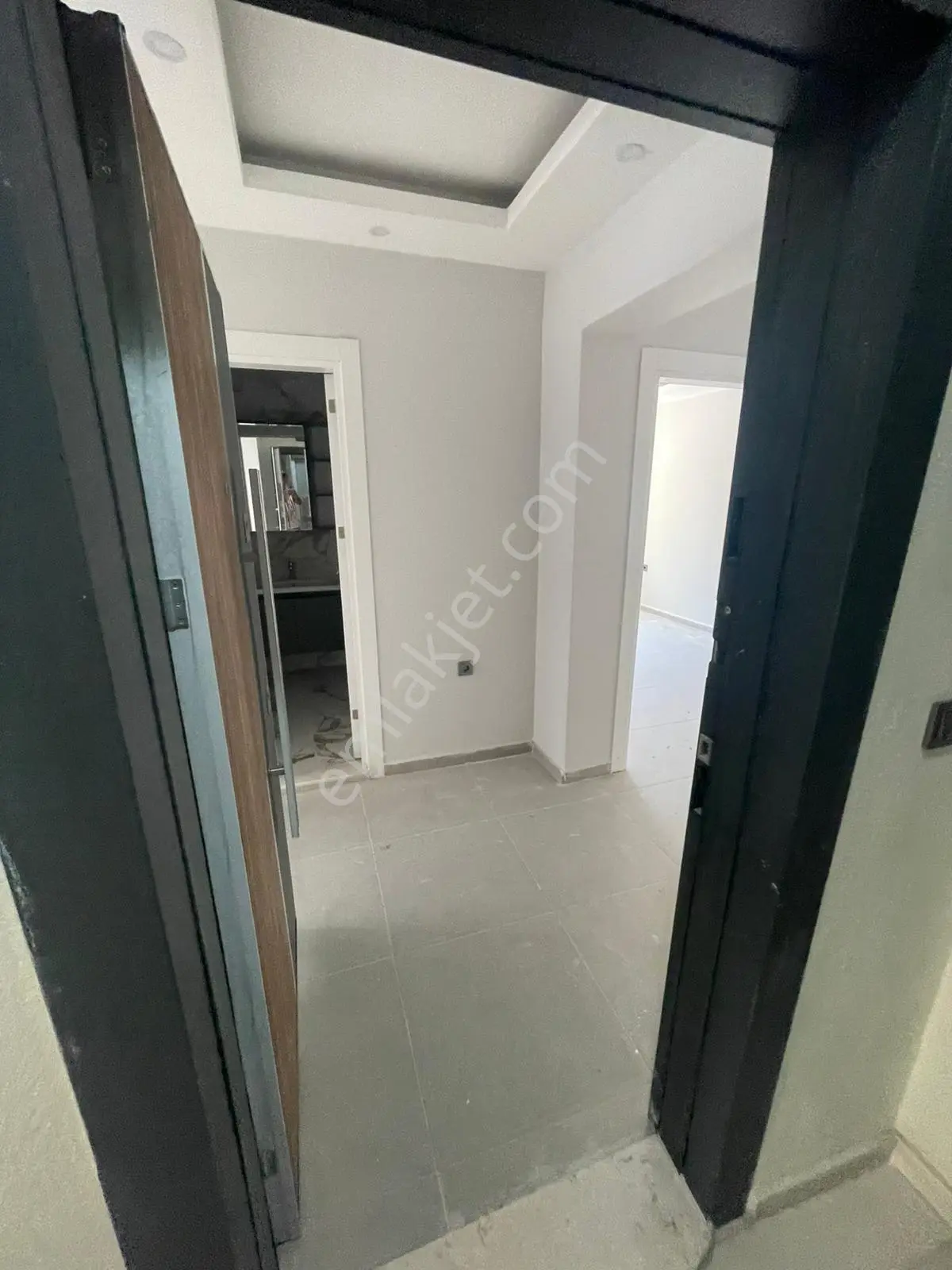 Denize Sıfır Konumlu Full Donanımlı Site İçi 2+1 Daire - Görsel 4