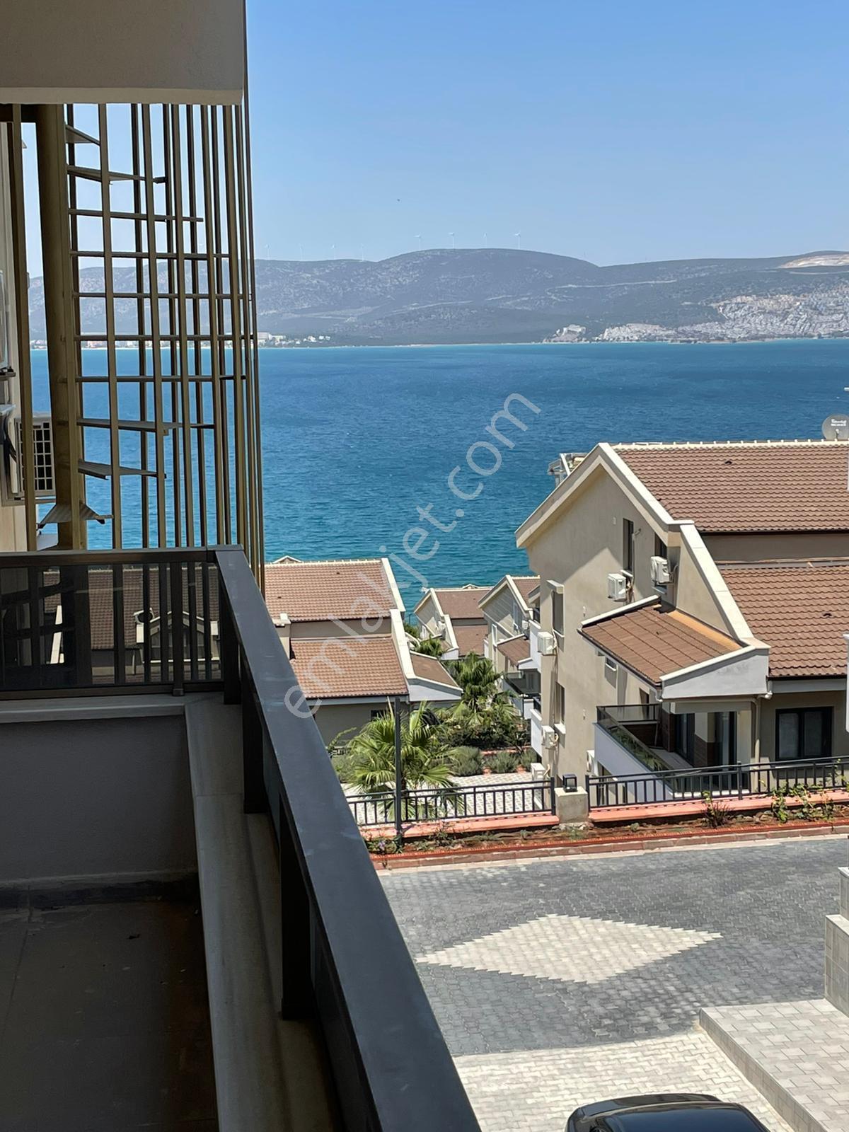 Denize Sıfır Konumlu Full Donanımlı Site İçi 2+1 Daire - Görsel 14