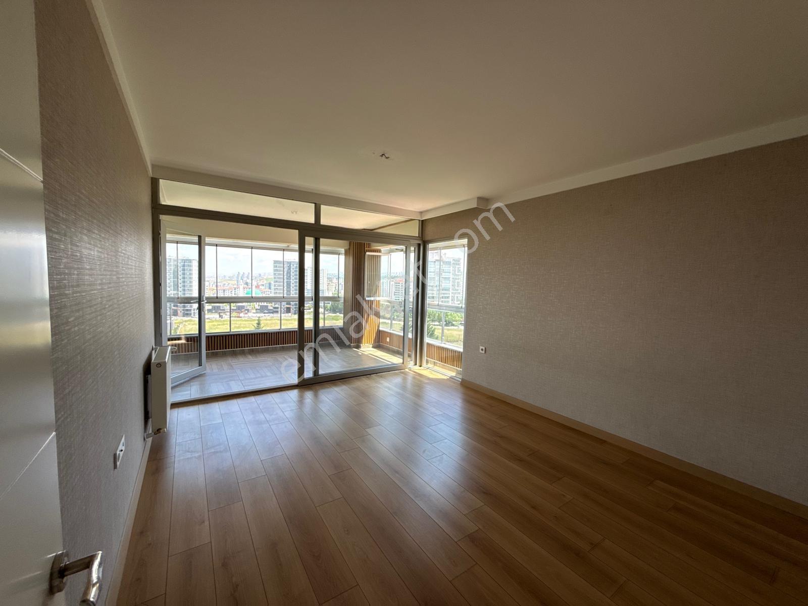 Bağlıca'da Prestijli Site İçerisinde Geniş 4+1 Satılık Daire - Görsel 31