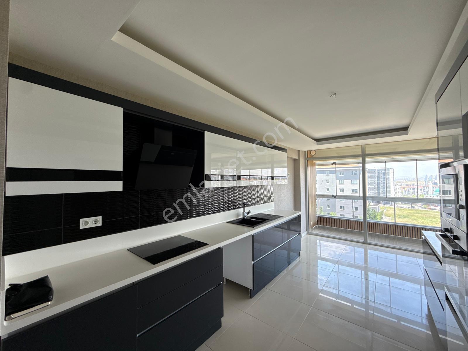 Bağlıca'da Prestijli Site İçerisinde Geniş 4+1 Satılık Daire - Görsel 12