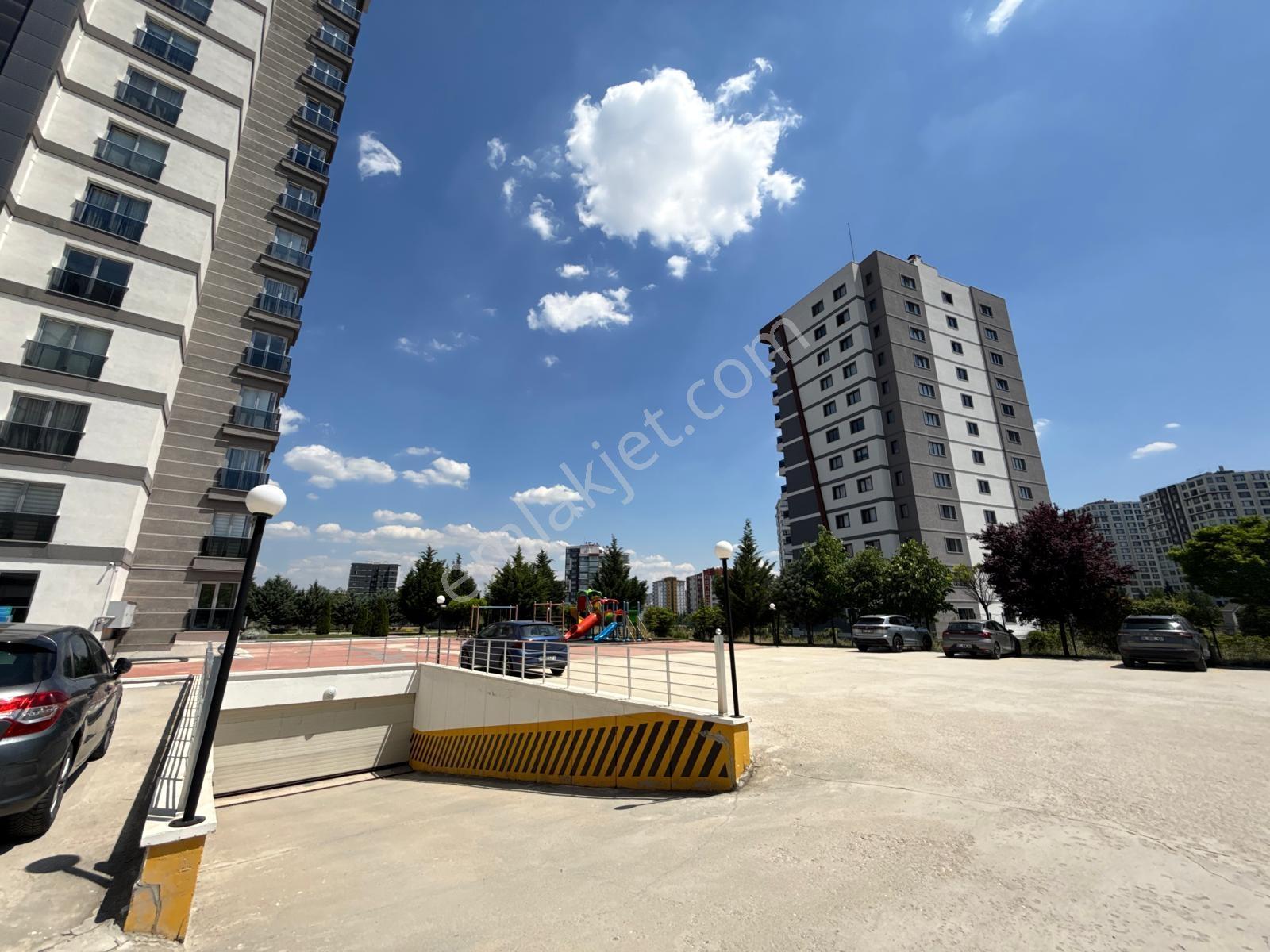 Bağlıca'da Prestijli Site İçerisinde Geniş 4+1 Satılık Daire - Görsel 20