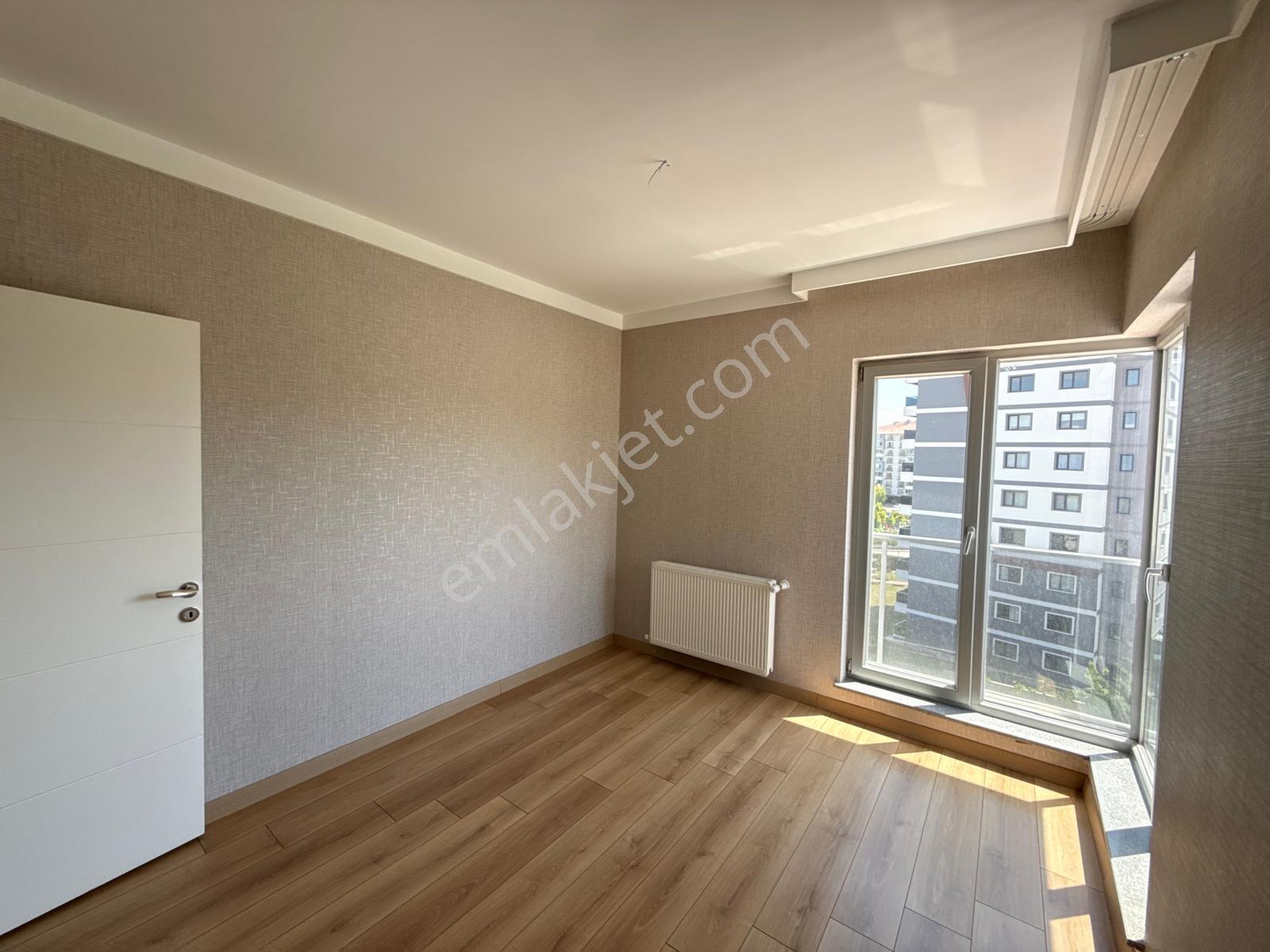 Bağlıca'da Prestijli Site İçerisinde Geniş 4+1 Satılık Daire - Görsel 33