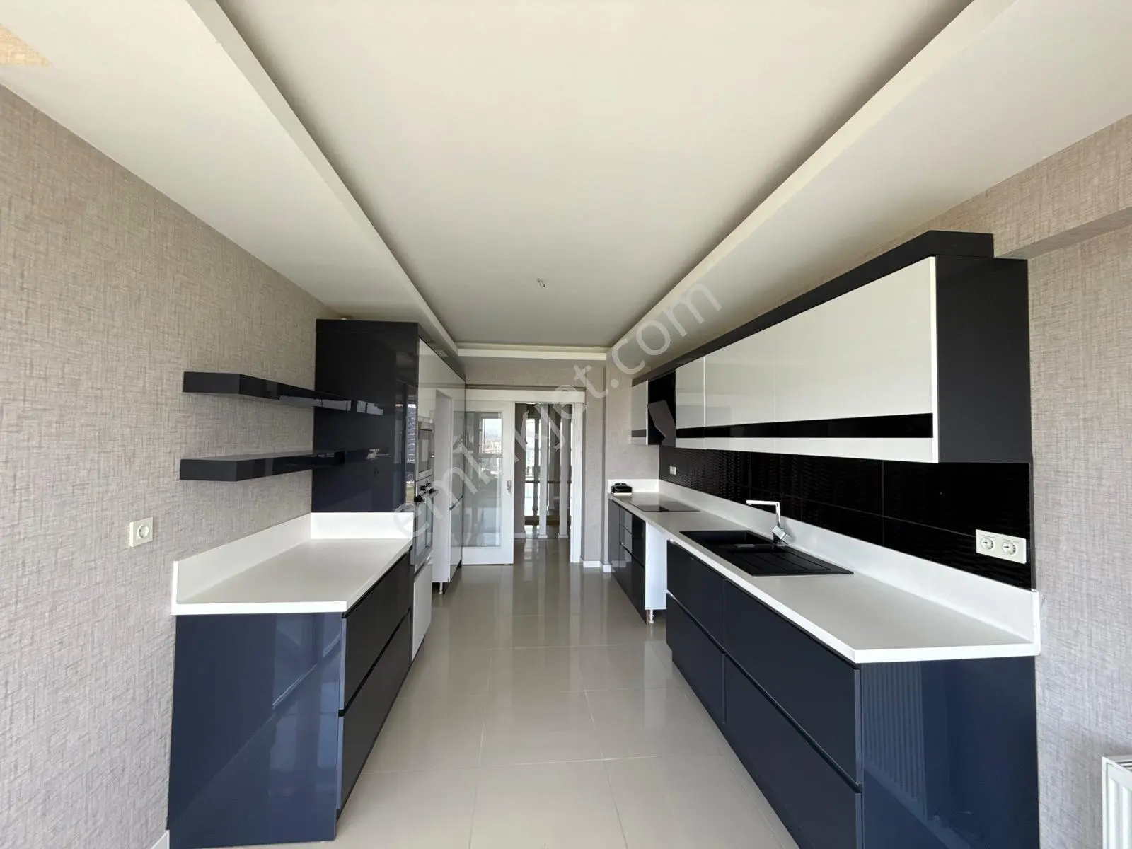 Bağlıca'da Prestijli Site İçerisinde Geniş 4+1 Satılık Daire - Görsel 4