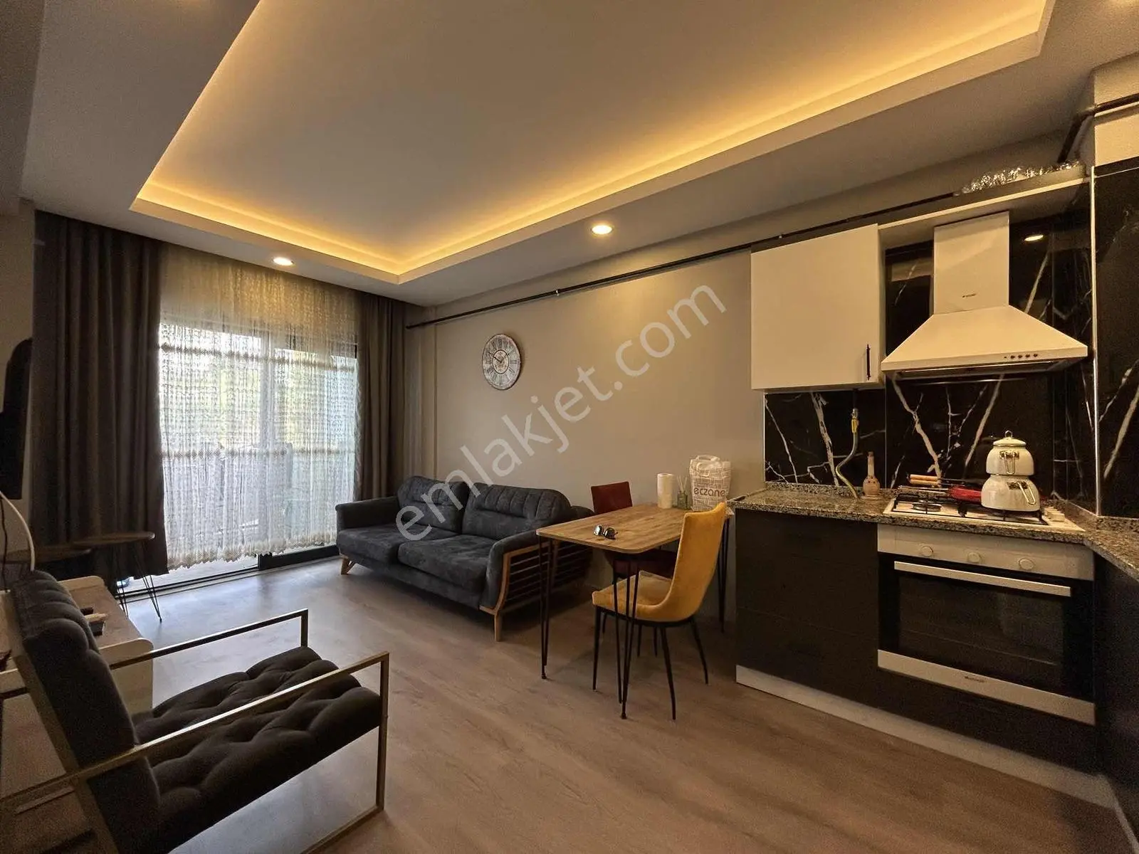 Mevlana Mahallesi Nişantaşı Caddesine Yakın Eşyalı Kiralık 1+1