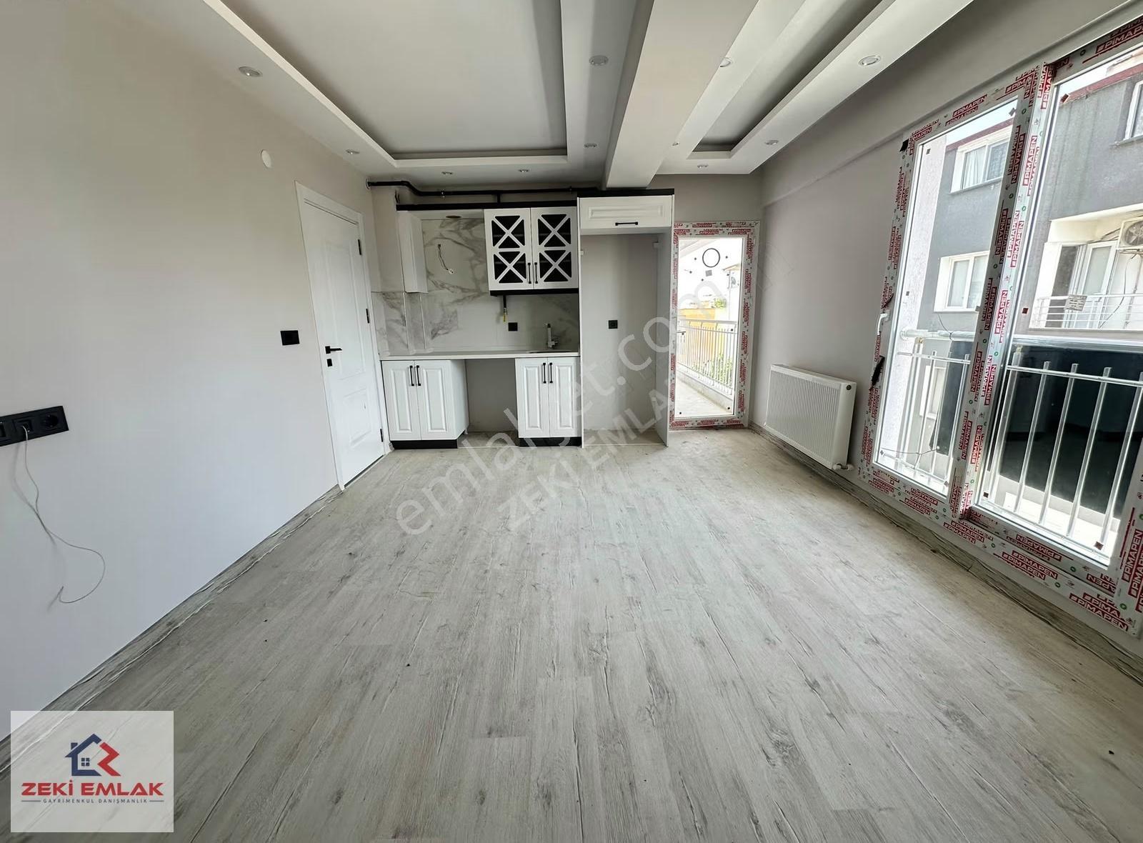 Zeki Emlak'tan Muradiye Mh.belediye Civ. Satılık 1+1 Sıfır Daire