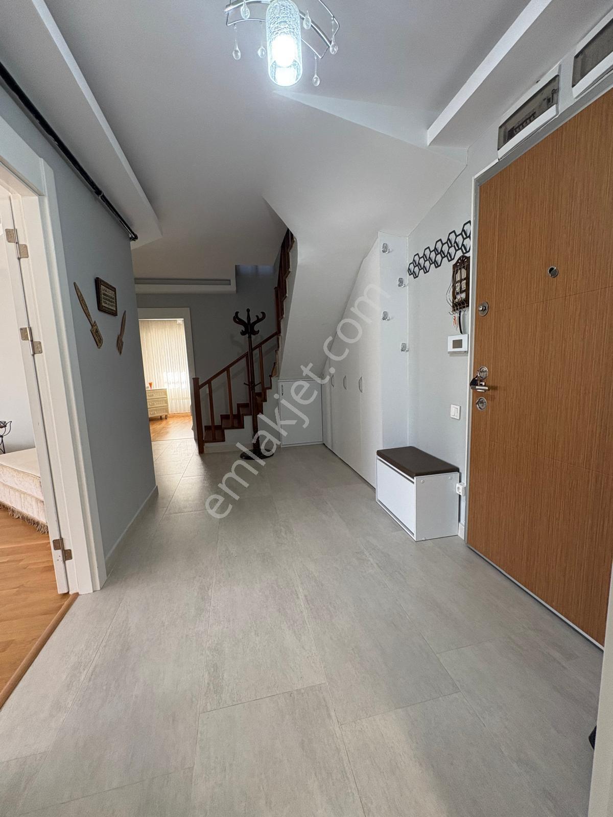 Yeni Bina'da 4+1 Asansörlü Teraslı Dubleks Kiralık - Görsel 27