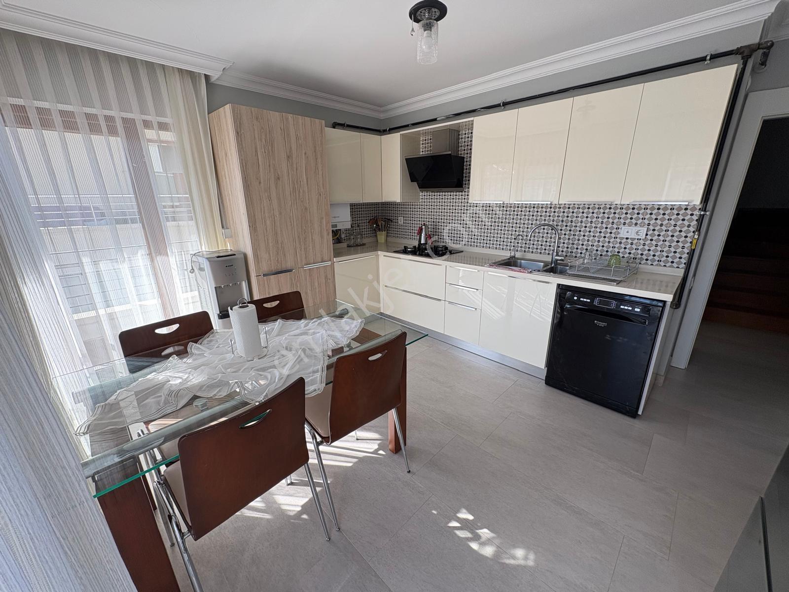 Yeni Bina'da 4+1 Asansörlü Teraslı Dubleks Kiralık - Görsel 22