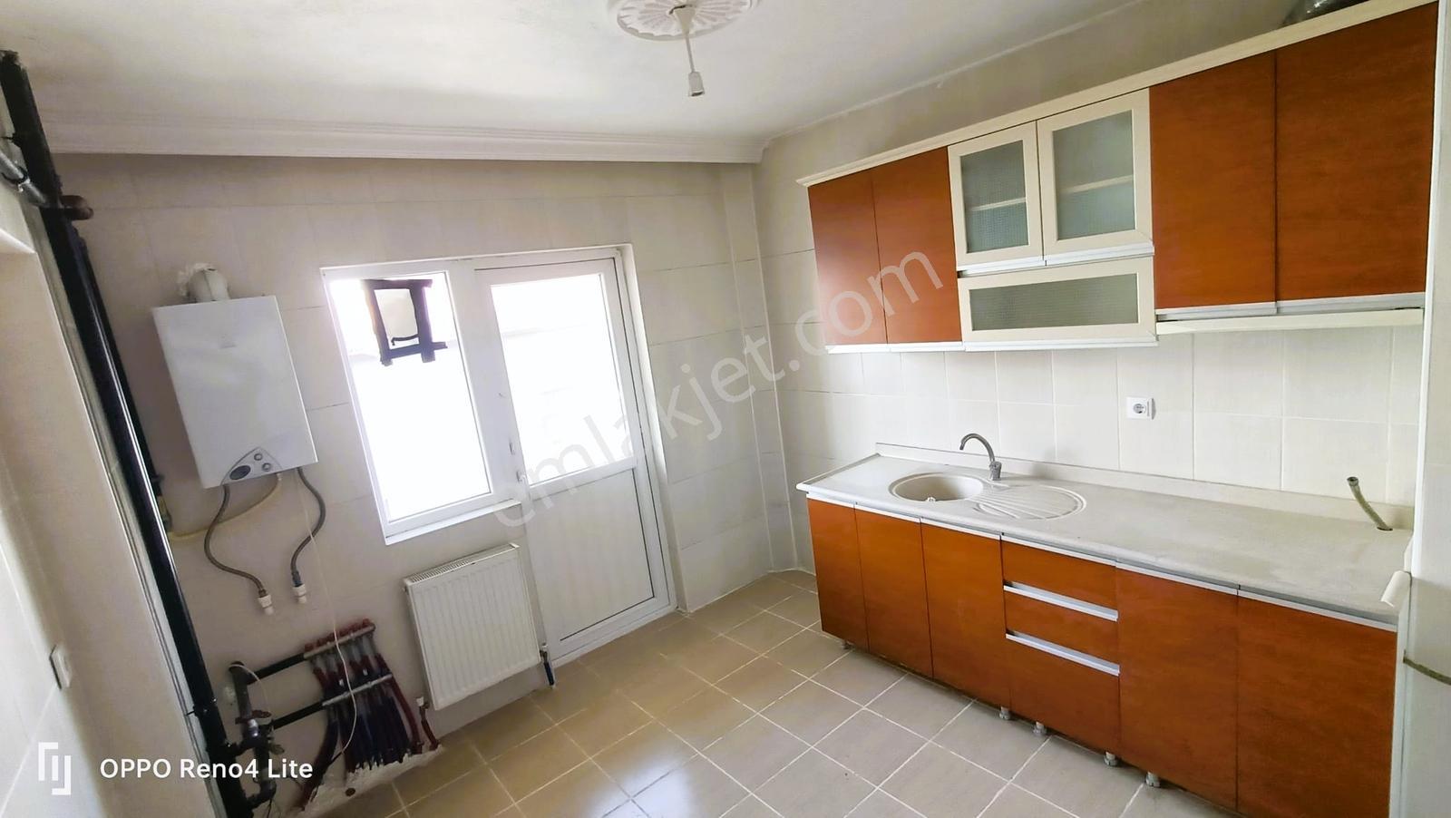 Pursaklar'da Yunus Emre Caddesi Üzeri 2+1 Kat Konumunda Kiralık - Görsel 23