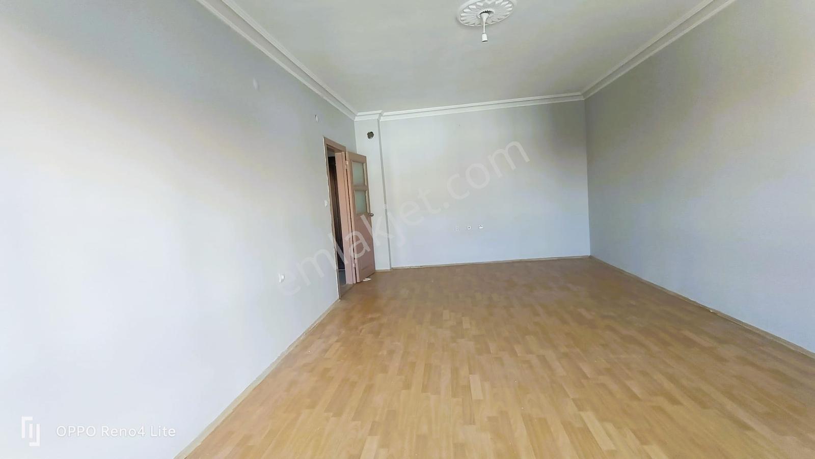 Pursaklar'da Yunus Emre Caddesi Üzeri 2+1 Kat Konumunda Kiralık - Görsel 24