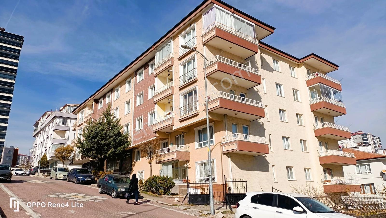 Pursaklar'da Yunus Emre Caddesi Üzeri 2+1 Kat Konumunda Kiralık