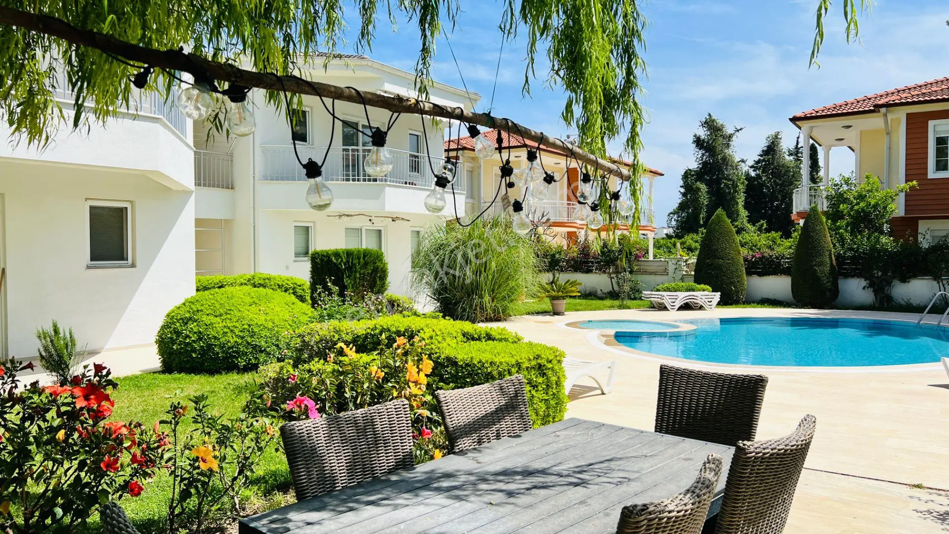 Antalya Kemer Çamyuva'da Havuz Başında Satılık Özel 2+1 Bahçe Katı Daire - Görsel 4