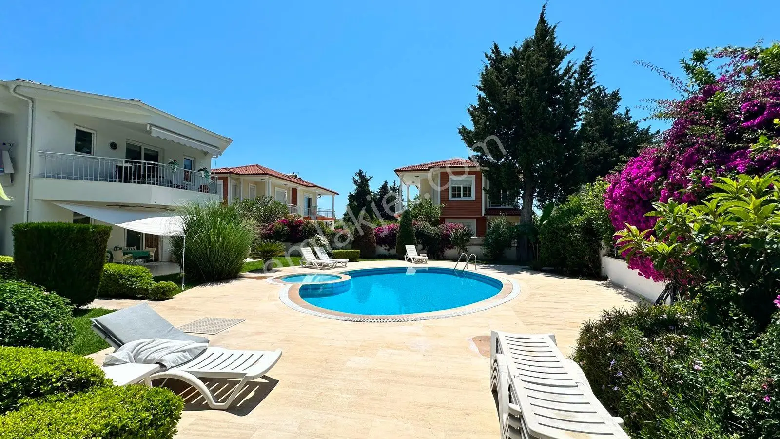 Antalya Kemer Çamyuva'da Havuz Başında Satılık Özel 2+1 Bahçe Katı Daire - Görsel 3
