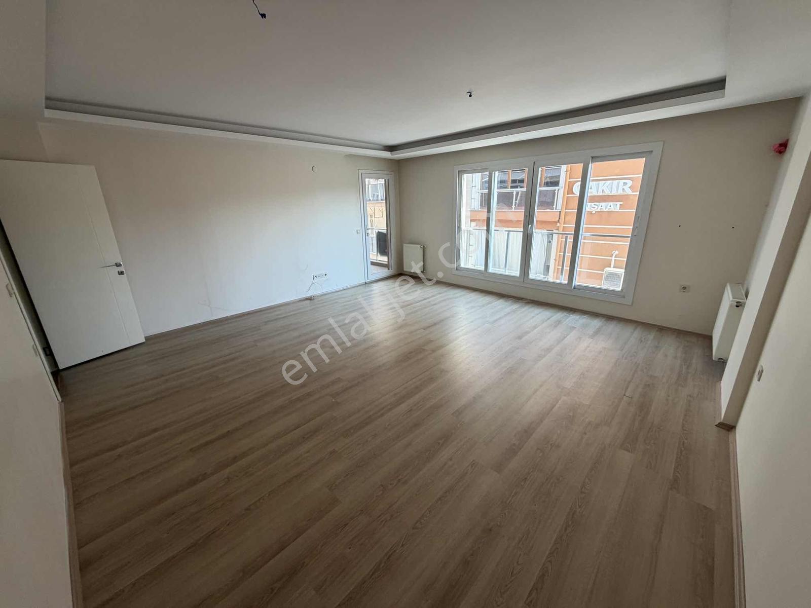 Mir'den Menderes Caddesi Üzeri Arakat 170m2 Ferah Satılık 3+1