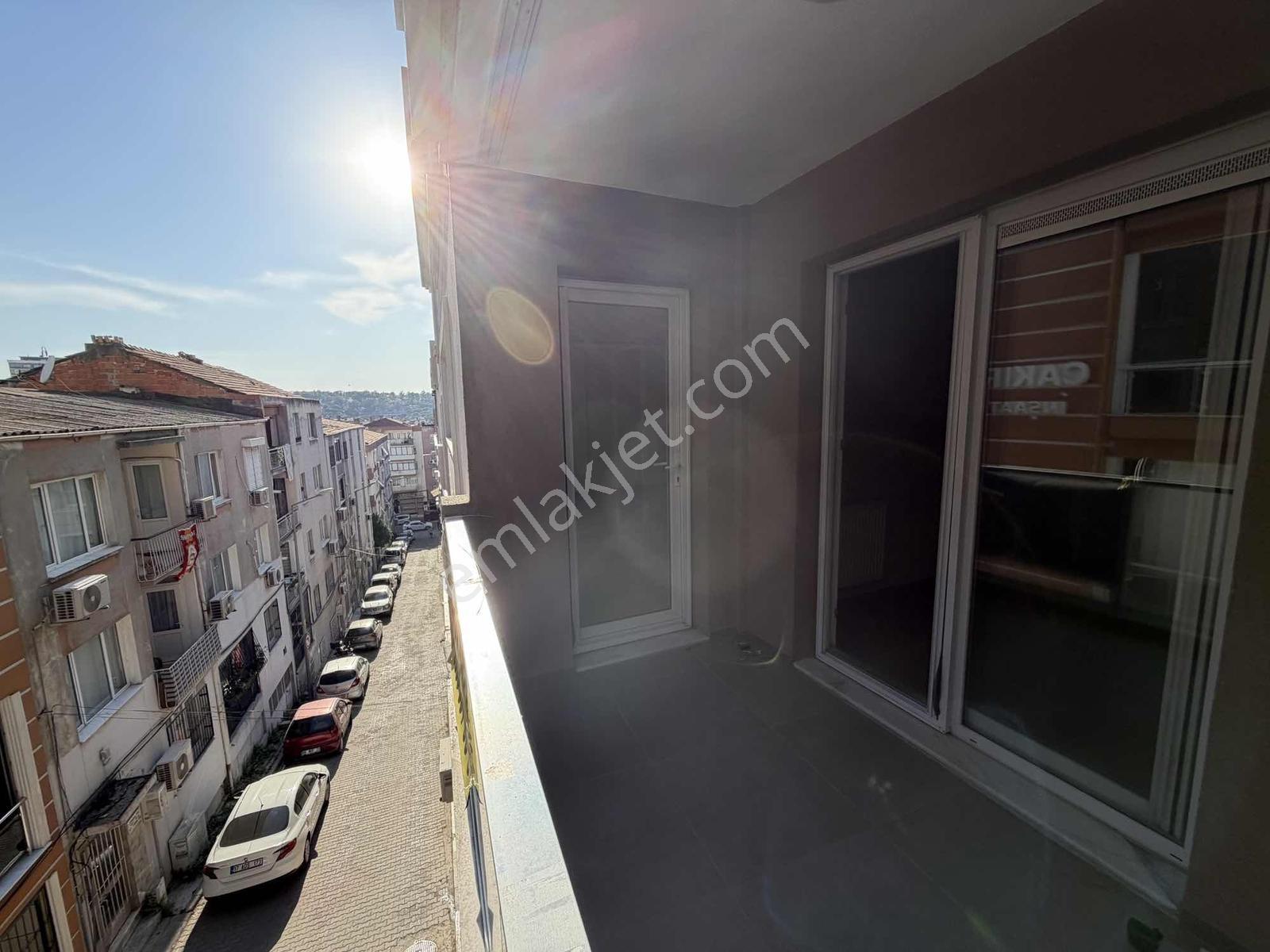 Mir'den Menderes Caddesi Üzeri Arakat 170m2 Ferah Satılık 3+1 - Görsel 9