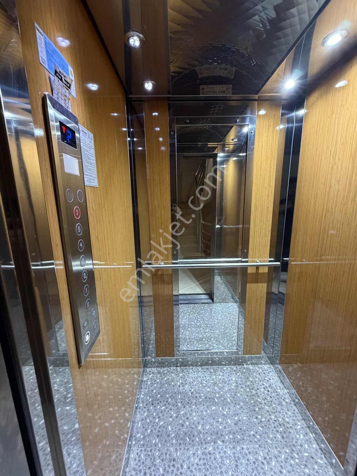 Mir'den Menderes Caddesi Üzeri Arakat 170m2 Ferah Satılık 3+1 - Görsel 29