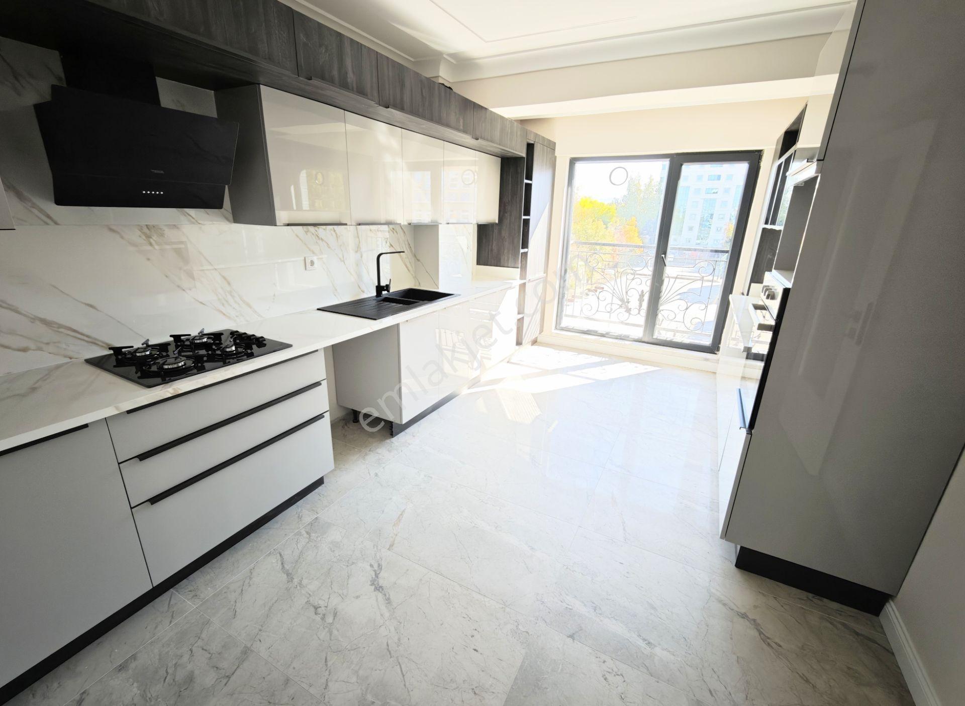 Bahçelievler Satılık Yeni,daireiçi Asansör,otopark,lüx 4+1 Daire - Görsel 4
