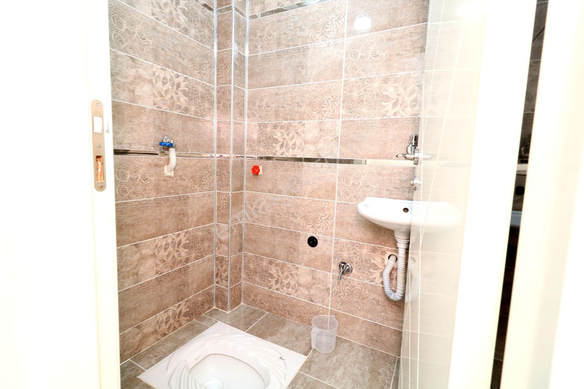 Emre Emlaktan Atakent Mahallesinde 14 Cadde Yanı Servis Güzergahında Kiralık 3+1 Daire - Görsel 24