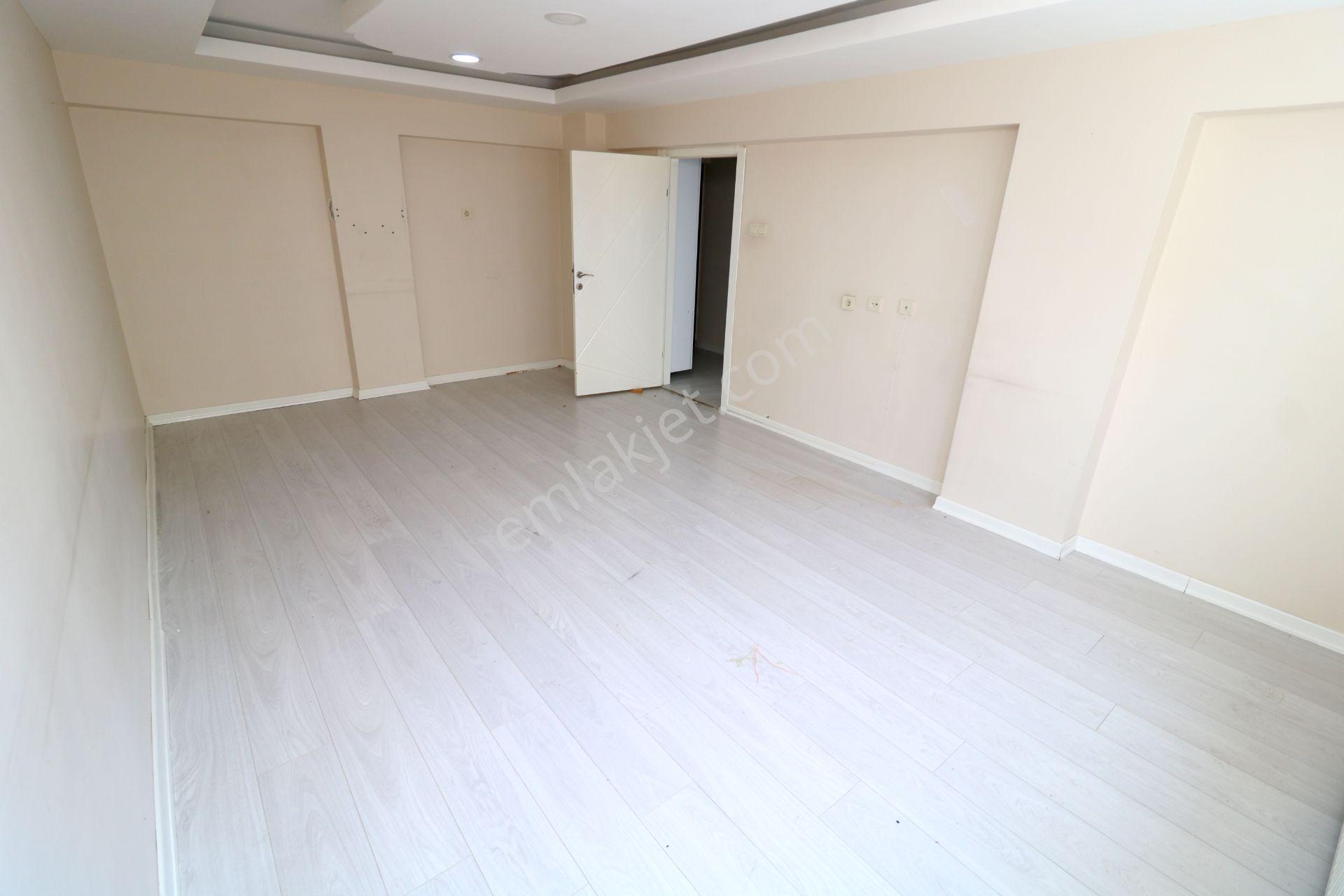 Emre Emlaktan Atakent Mahallesinde 14 Cadde Yanı Servis Güzergahında Kiralık 3+1 Daire - Görsel 10