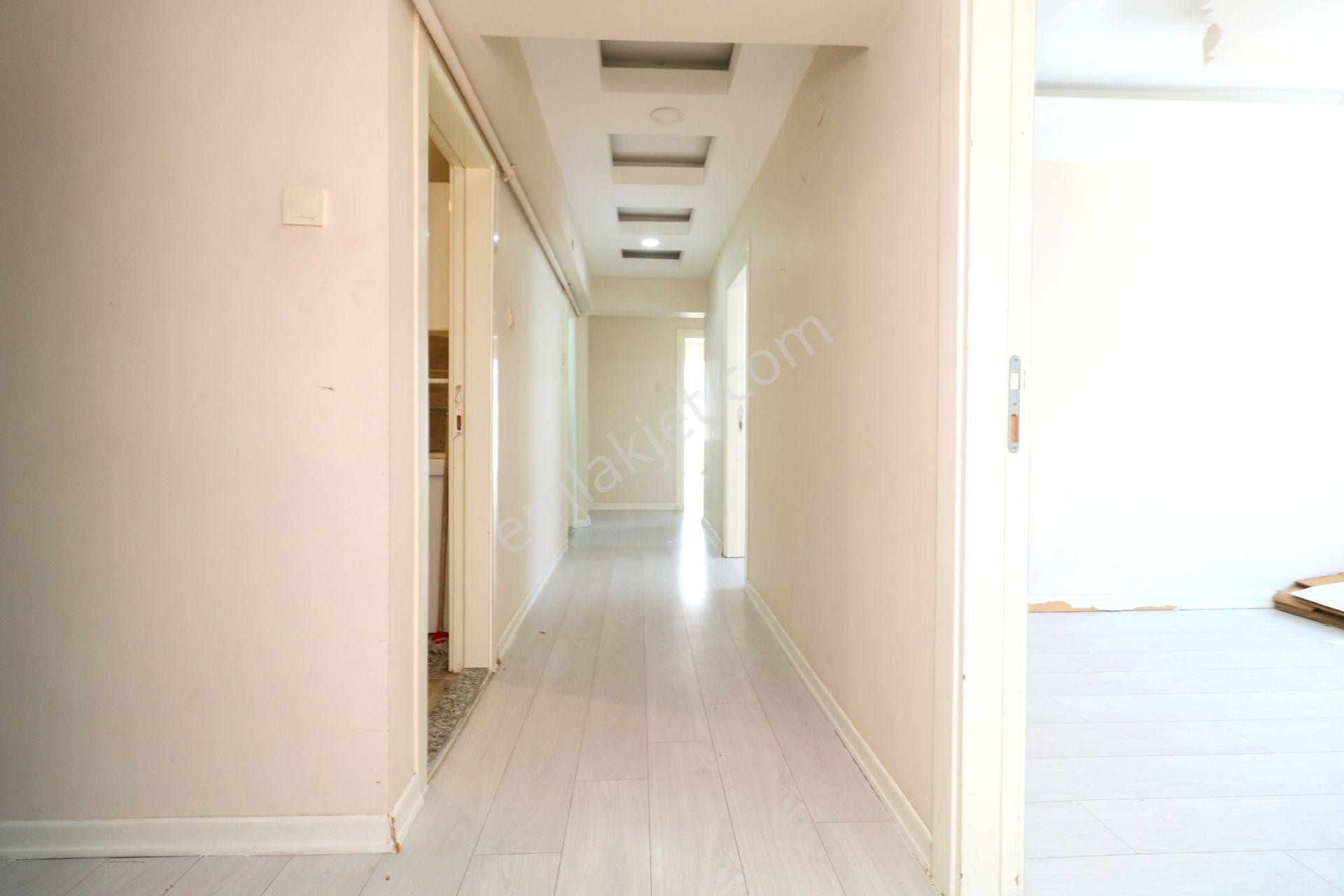 Emre Emlaktan Atakent Mahallesinde 14 Cadde Yanı Servis Güzergahında Kiralık 3+1 Daire - Görsel 27